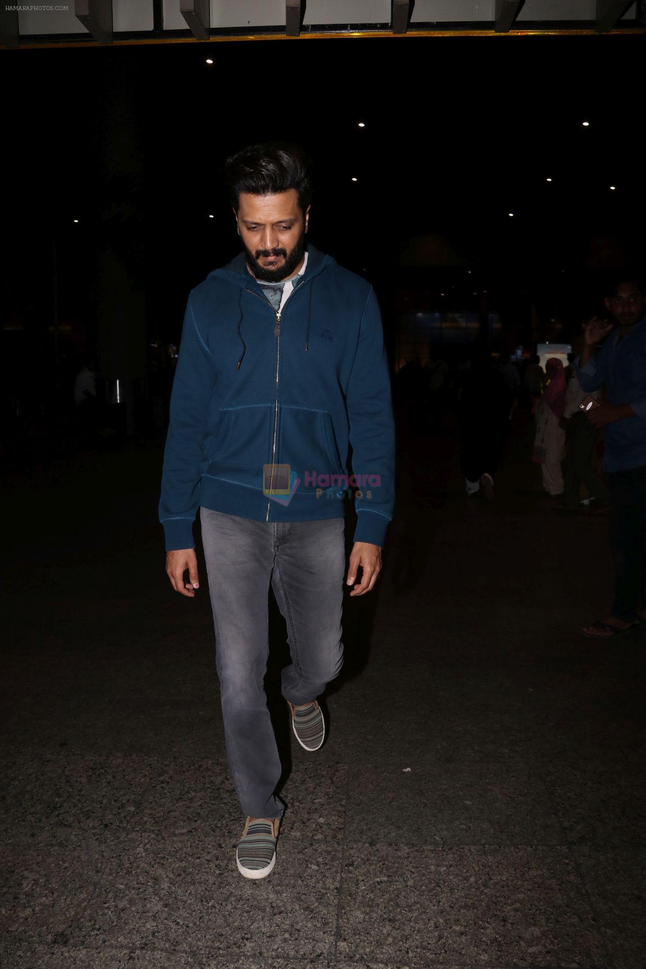 Riteish Deshmukh Spotted At Airport on 24th June 2017