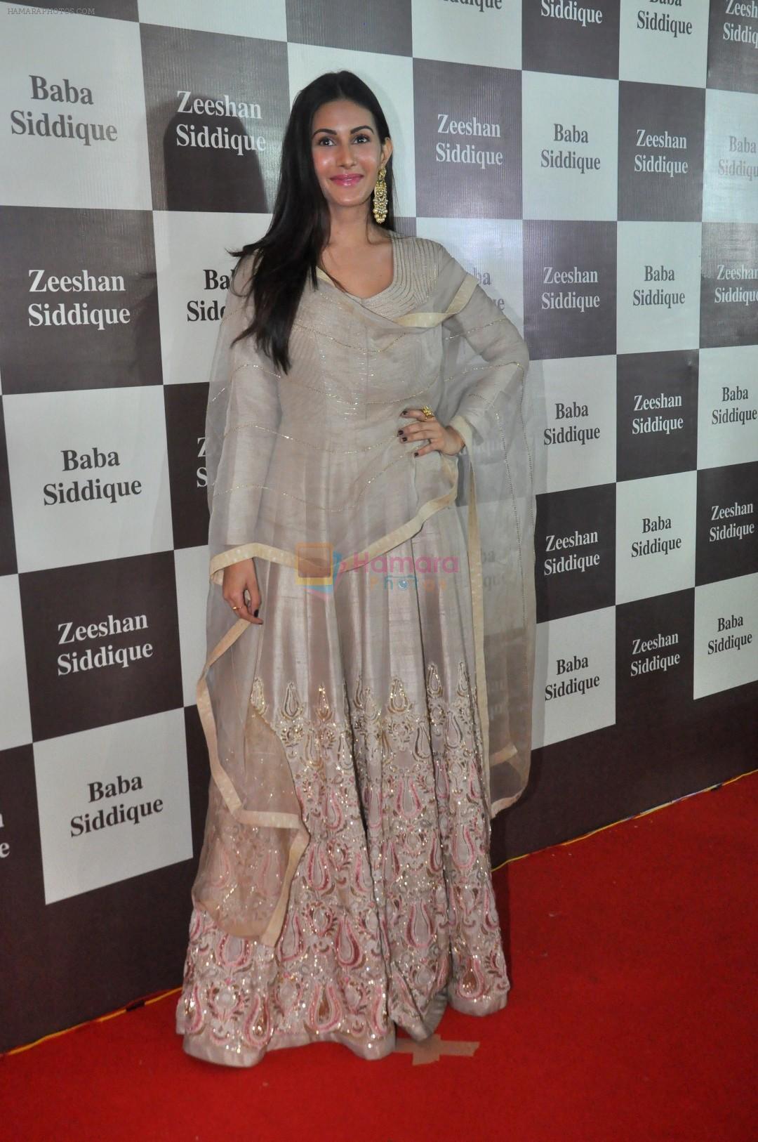 Amyra Dastur at Baba Siddique Iftar Party in Mumbai on 24th June 2017