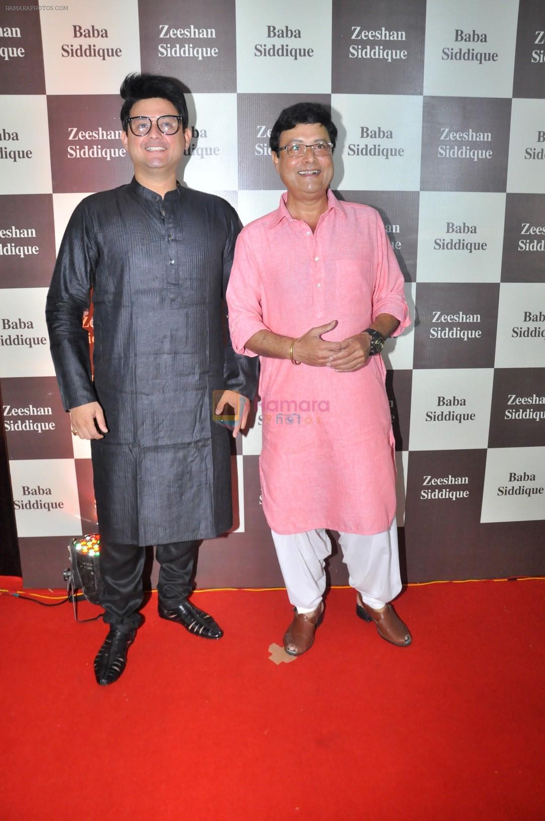 Swapnil Joshi, Sachin Pilgaonkar at Baba Siddique Iftar Party in Mumbai on 24th June 2017