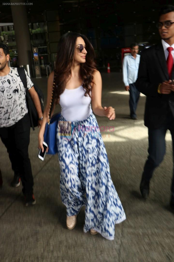 Kiara Advani Spotted At Airport on 3rd July 2017