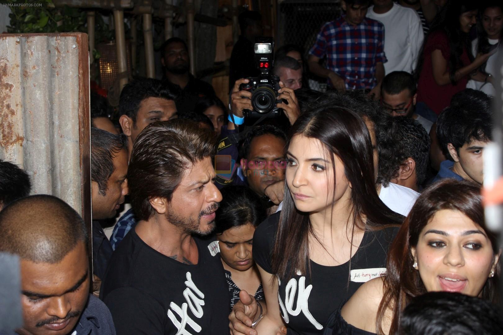 Shah Rukh Khan, Anushka Sharma Spotted At Khar Social on 3rd July 2017