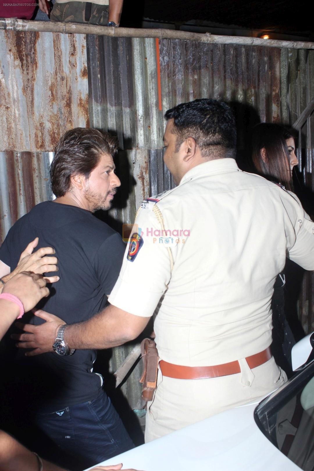 Shah Rukh Khan Spotted At Khar Social on 3rd July 2017