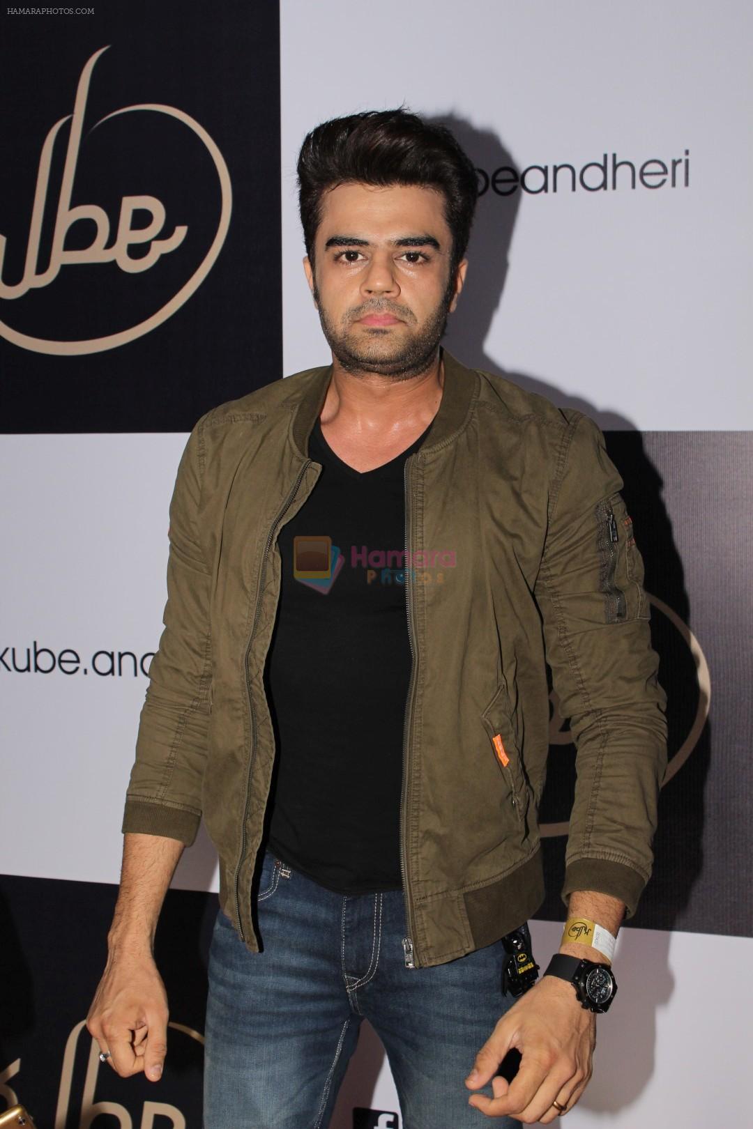 Manish Paul at the Red Carpet Launch Of Kube on 8th July 2017