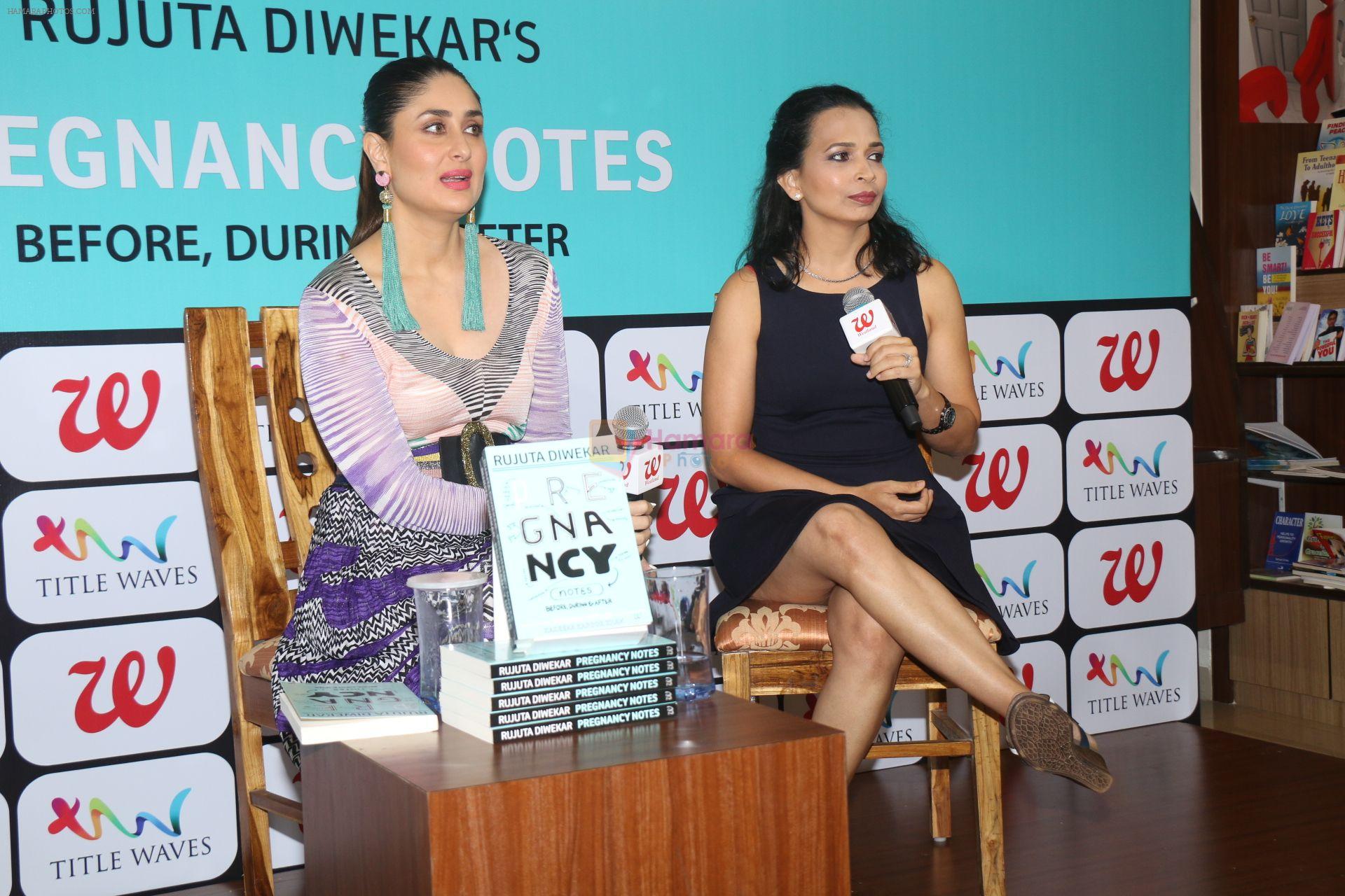 Kareena Kapoor Khan, Rujuta Diwekar at the Launch of book Pregnancy Notes Before During and After on 15th July 2017