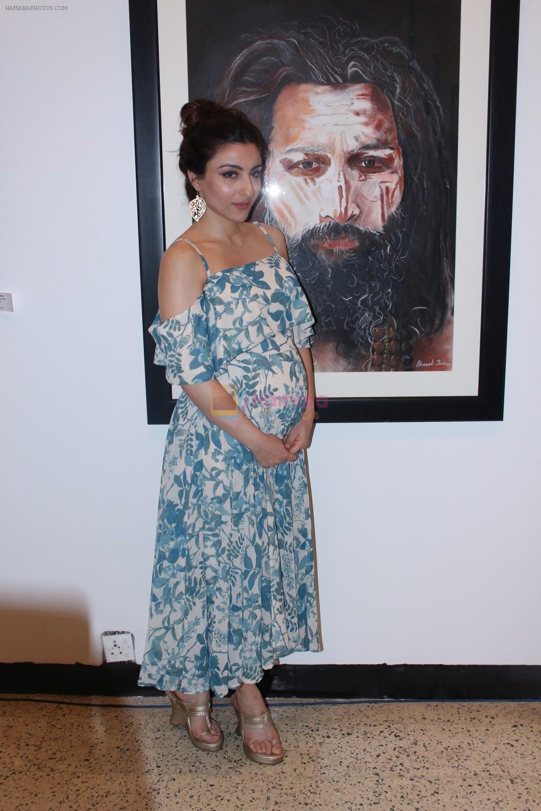 Soha Ali Khan at the Exhibition Of Mr Bharat Thakur Art Gallery on 14th July 2017