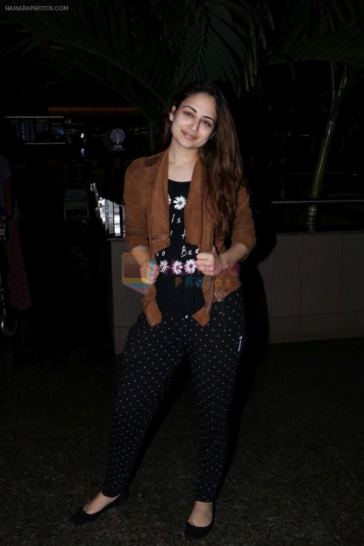 Zoya Afroz Spotted At Airport on 17th July 2017