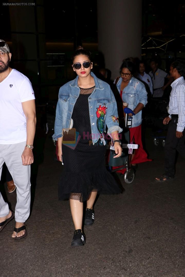 Huma Qureshi, Shera With His Son Spotted At Airport on 19th July 2017