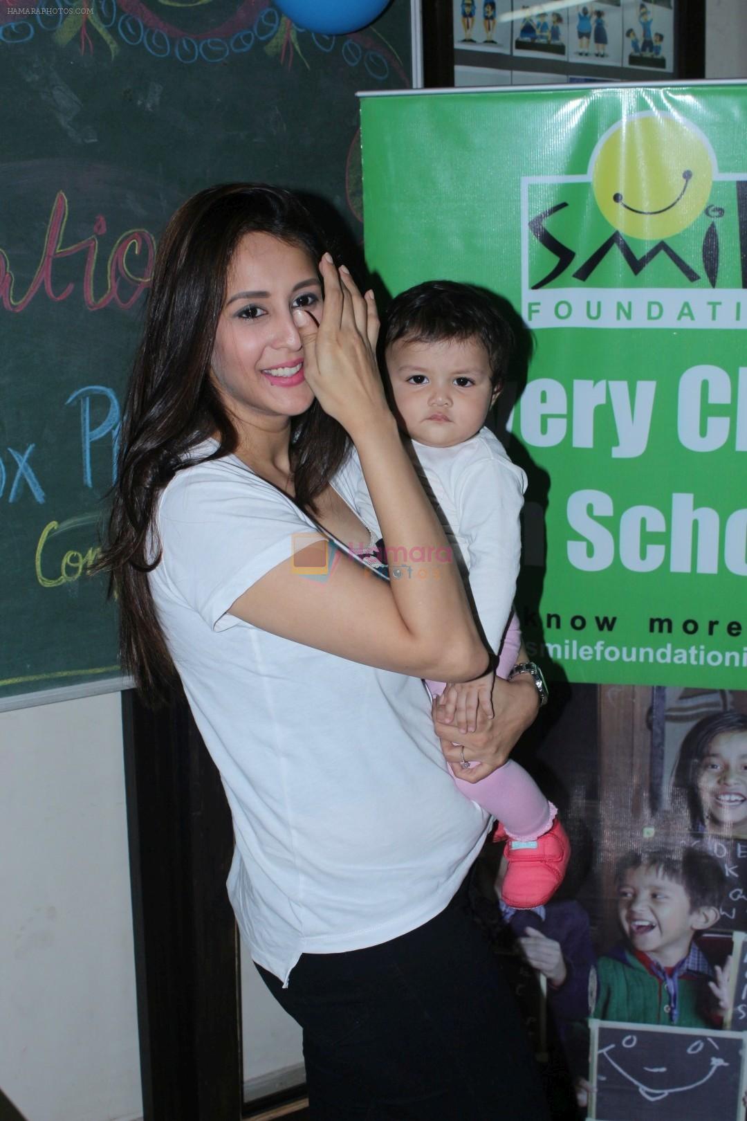 Chahat Khanna At Smile Foundation Celebrating 8 Years Celebration With Kids on 20th July 2017