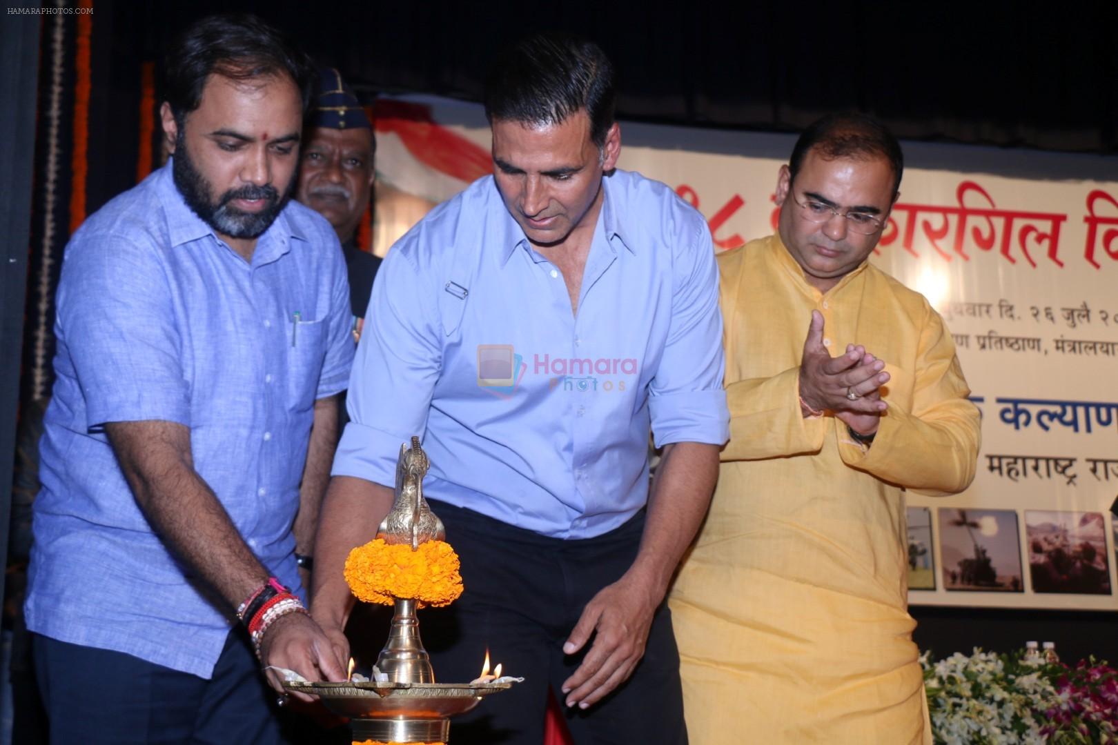 Akshay Kumar at 18th Kargil Day on 27th July 2017