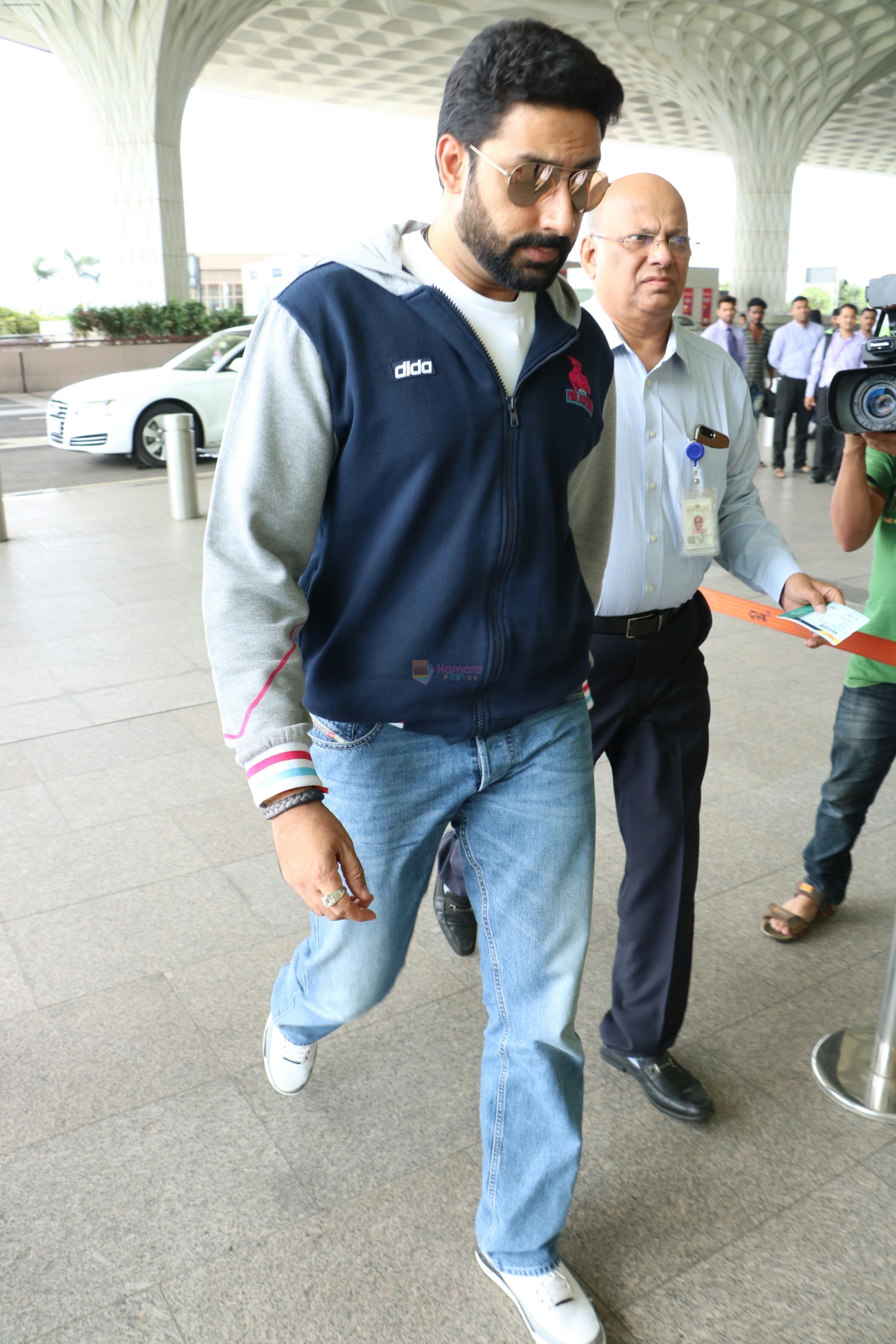 Abhishek Bachchan Spotted At Airport on 27th July 2017