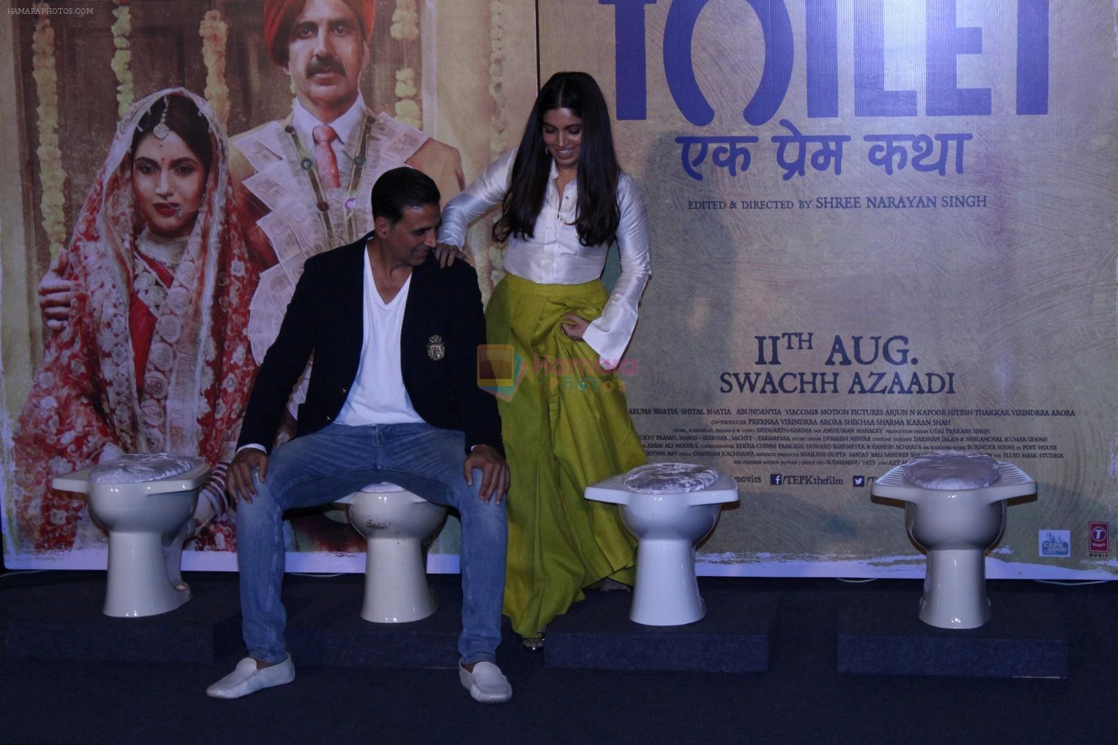 Akshay Kumar & Bhumi Pednekar at the Media Interaction For Film Toilet-Ek Prem Katha on 27th July 2017