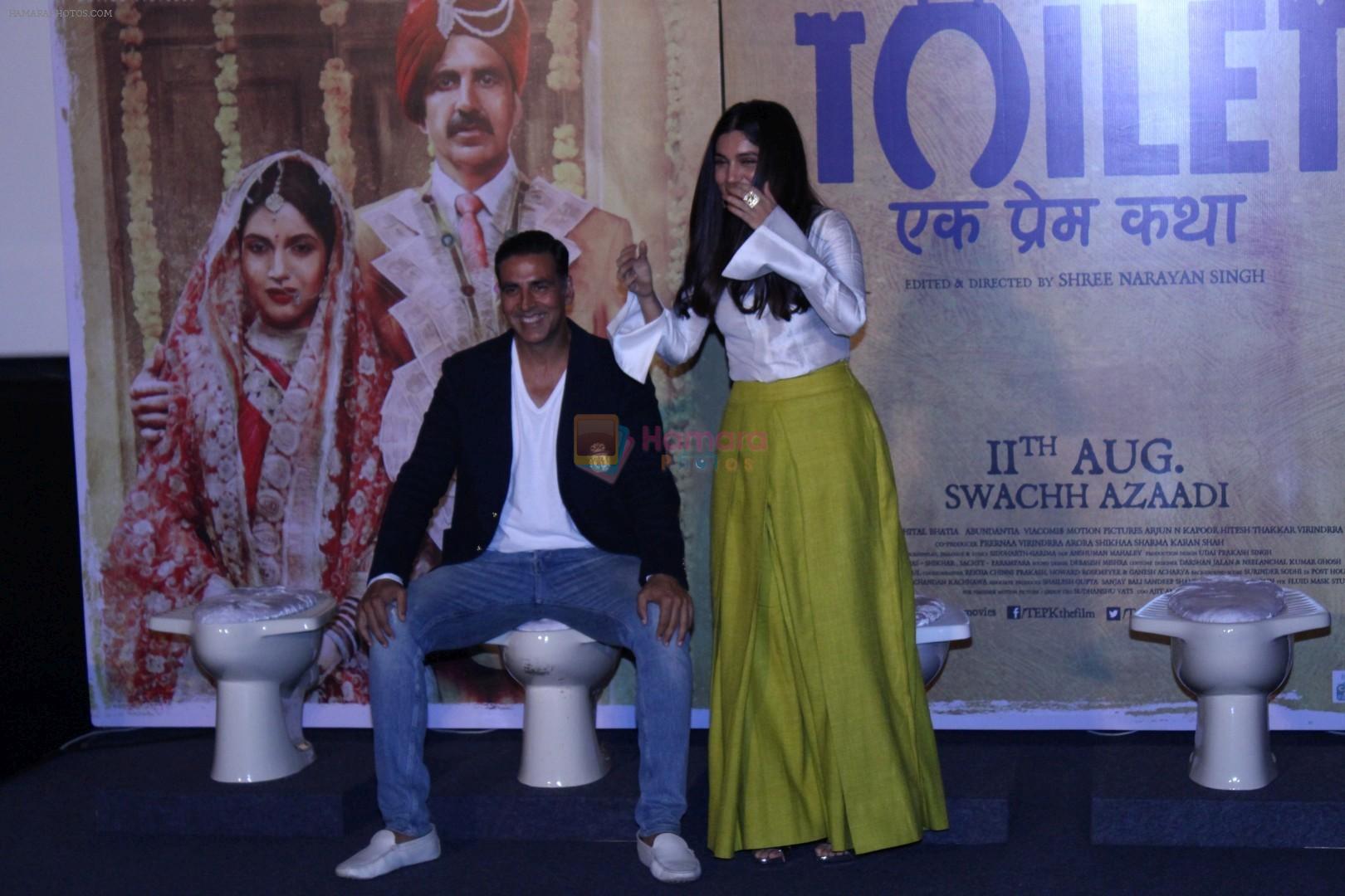 Akshay Kumar & Bhumi Pednekar at the Media Interaction For Film Toilet-Ek Prem Katha on 27th July 2017