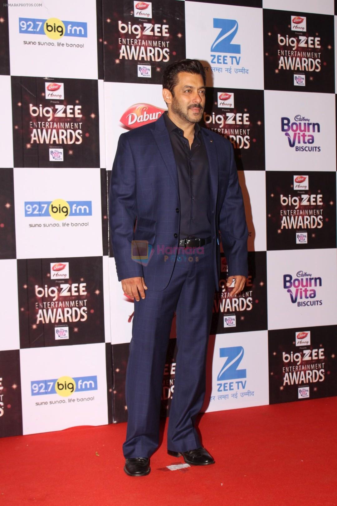 Salman Khan At Red Carpet Of Big Zee Entertainment Awards 2017 on 29th July 2017