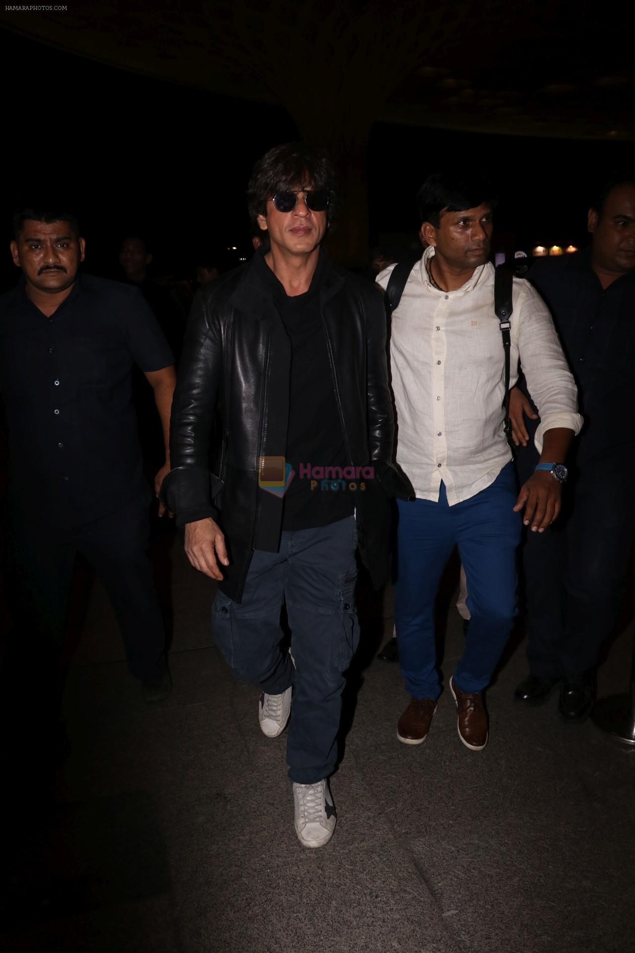 Shah Rukh Khan spotted at airport on 29th July 2017
