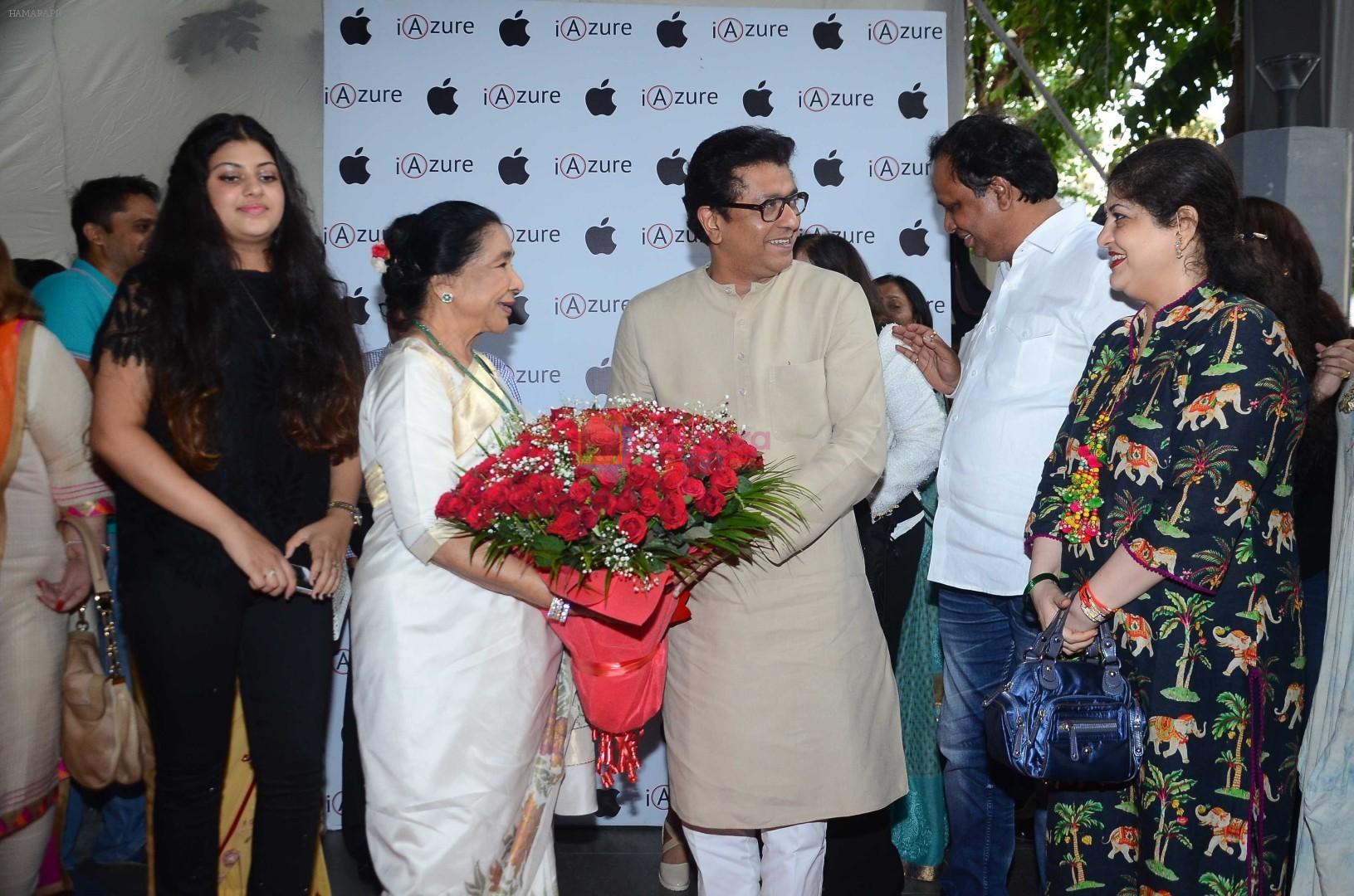 Asha Bhosle, Raj Thackeray at the Launch OF Zanai Bhosle's iAzure, Apple Store on 30th July 2017