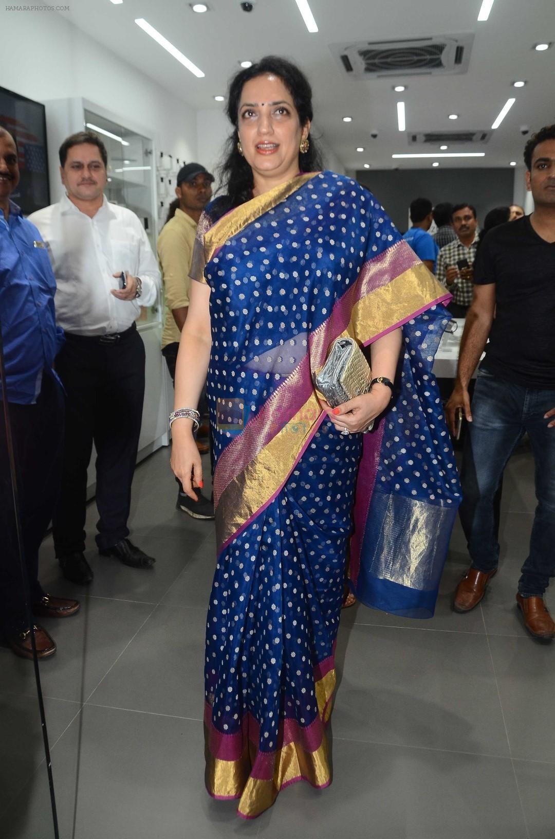Rashmi Thackeray at the Launch OF Zanai Bhosle's iAzure, Apple Store on 30th July 2017