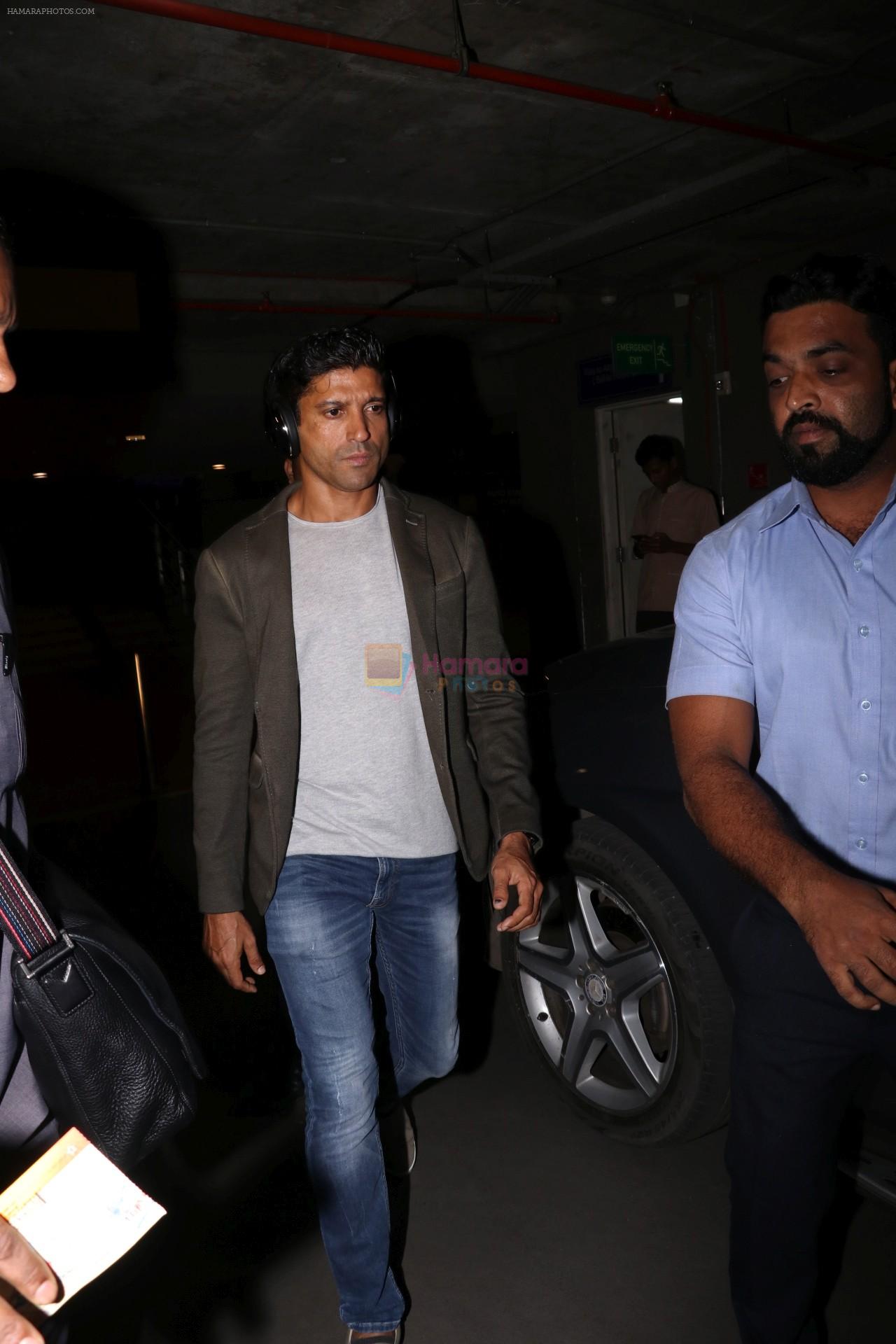 Farhan Akhtar Spotted At Airport on 2nd Aug 2017