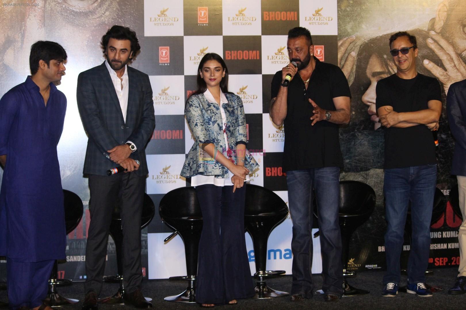 Sanjay Dutt, Vidhu Vinod Chopra, Aditi Rao Hydari at the Trailer Launch Of Film Bhoomi on 10th Aug 2017