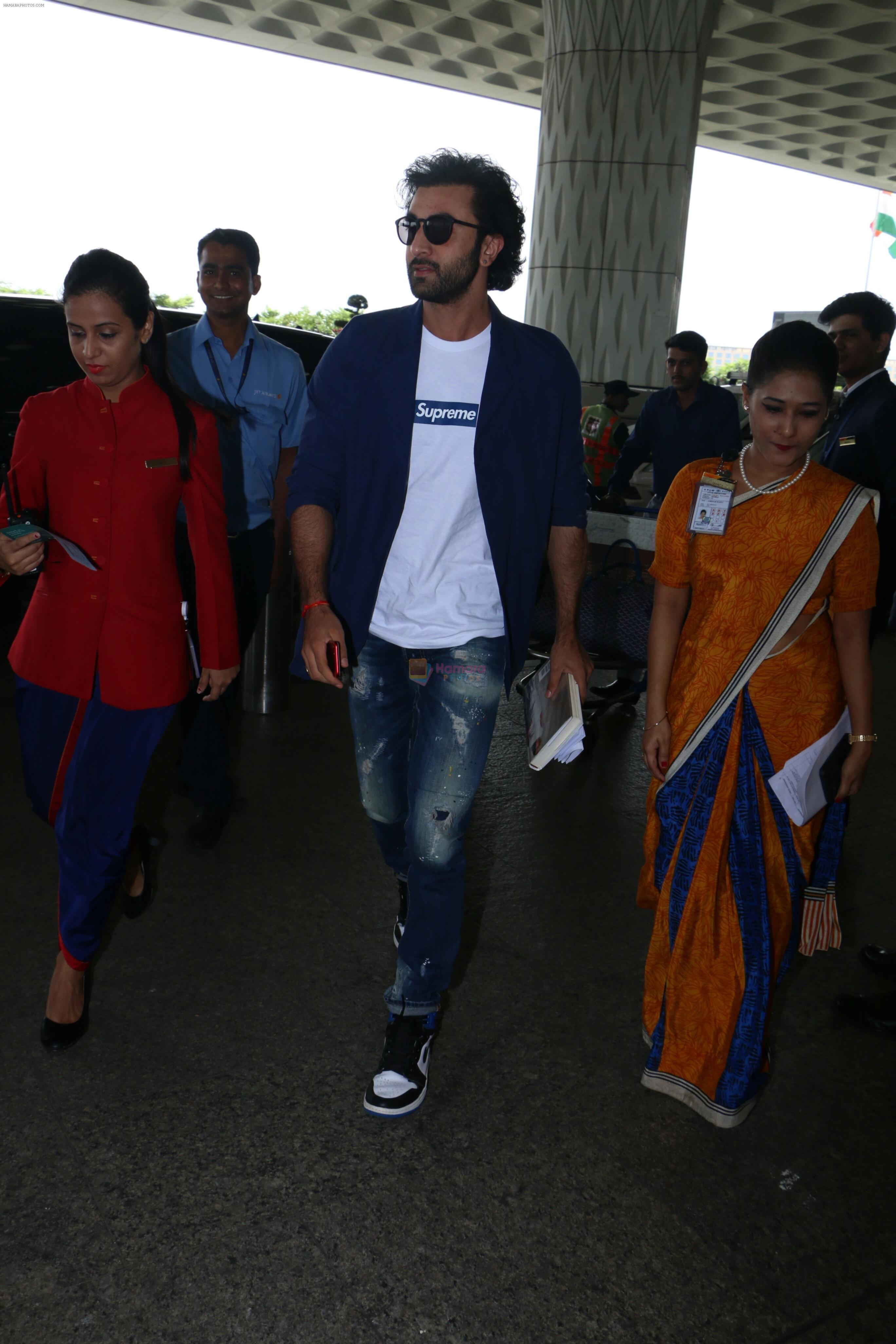 Ranbir Kapoor Spotted At Airport on 12th Aug 2017