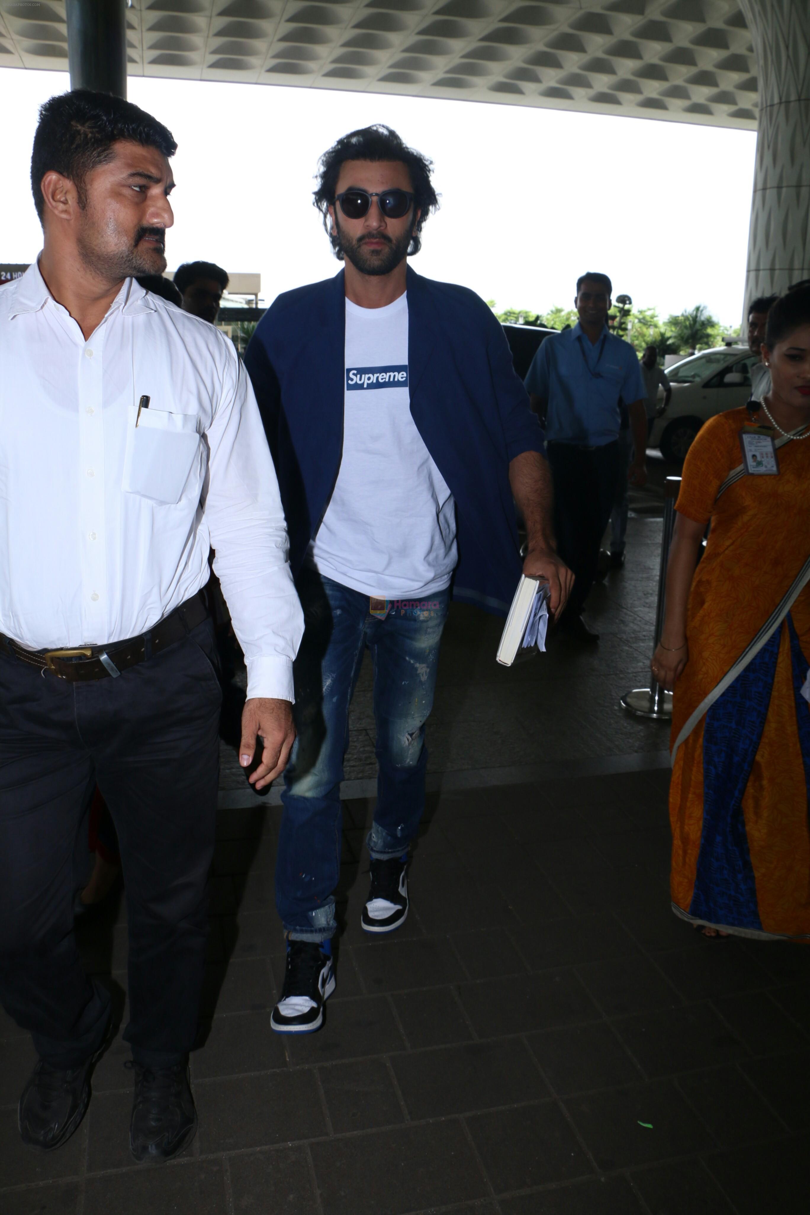 Ranbir Kapoor Spotted At Airport on 12th Aug 2017