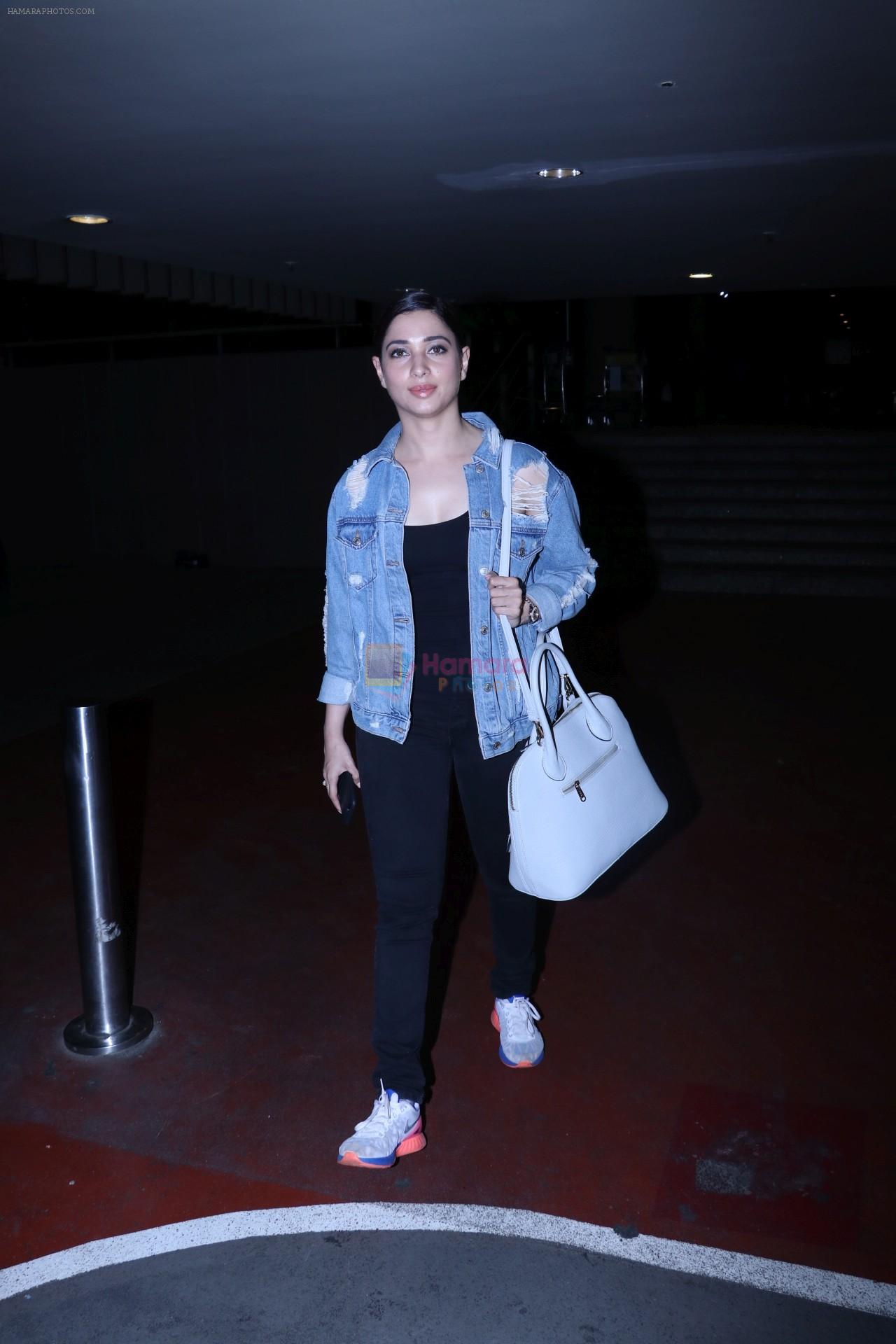 Tamannaah Bhatia Spotted At Airport on 13th Aug 2017