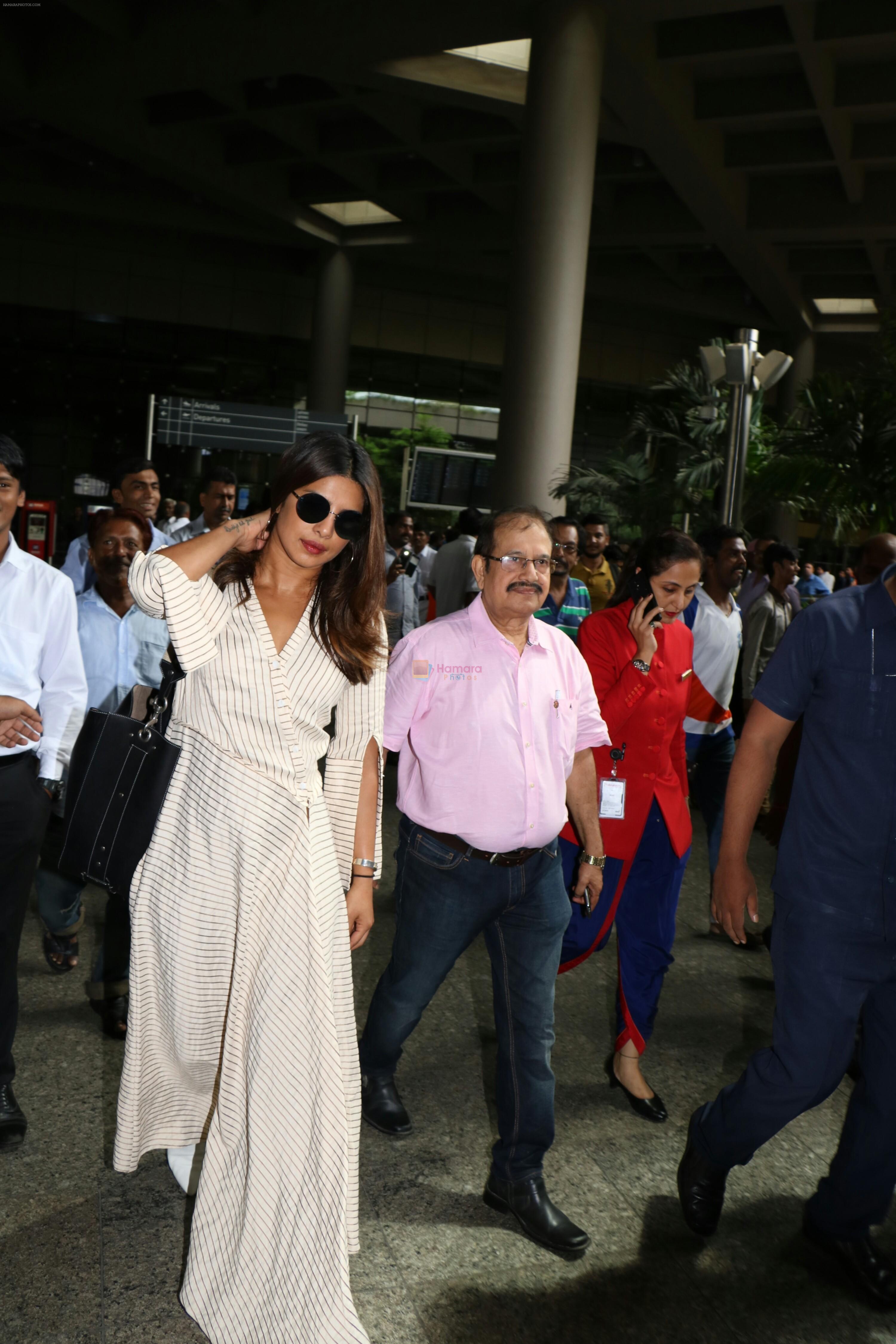 Priyanka Chopra Spotted At Airport on 17th Aug 2017