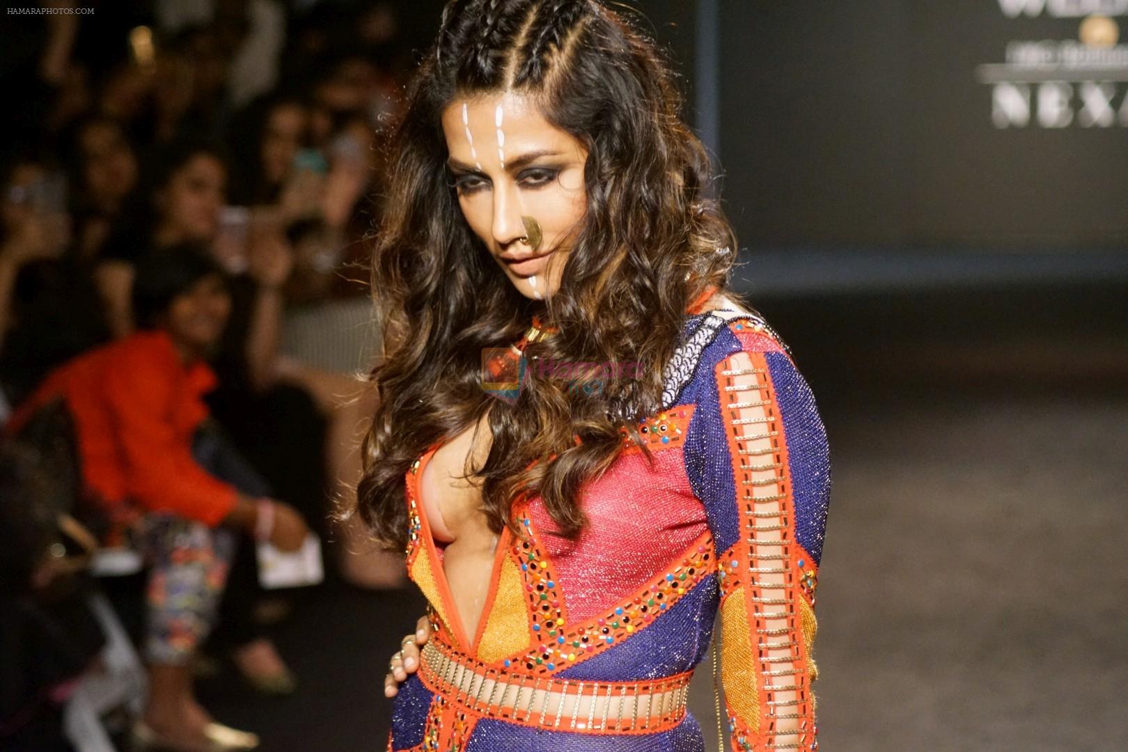 Chitrangada Singh On Ramp Walk For Neha Agarwal As A Showstopper For LFW 2017 on 18th Aug 2017