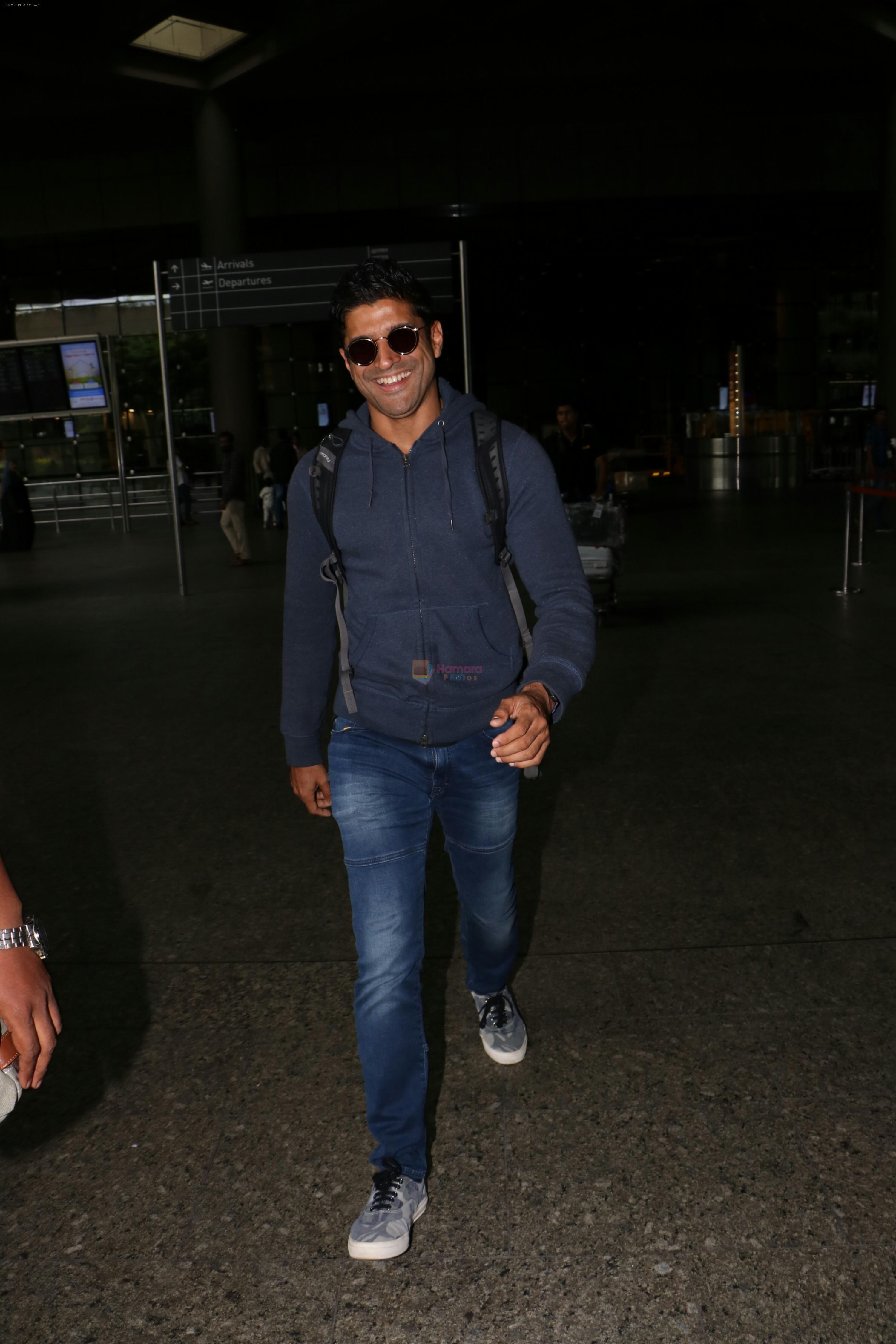 Farhan Akhtar Spotted At Airport on 19th Aug 2017