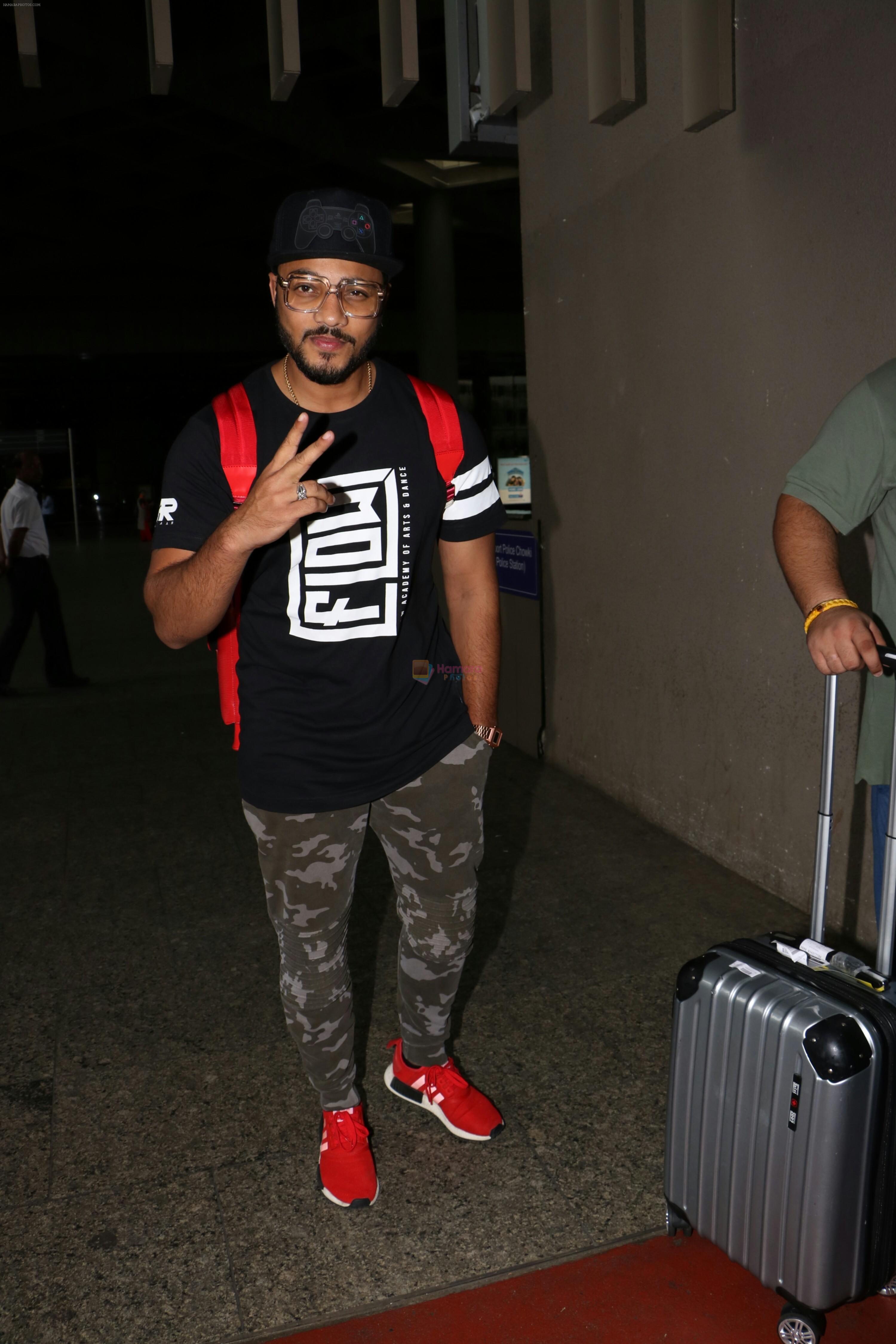 Raftaar Spotted At Airport on 19th Aug 2017