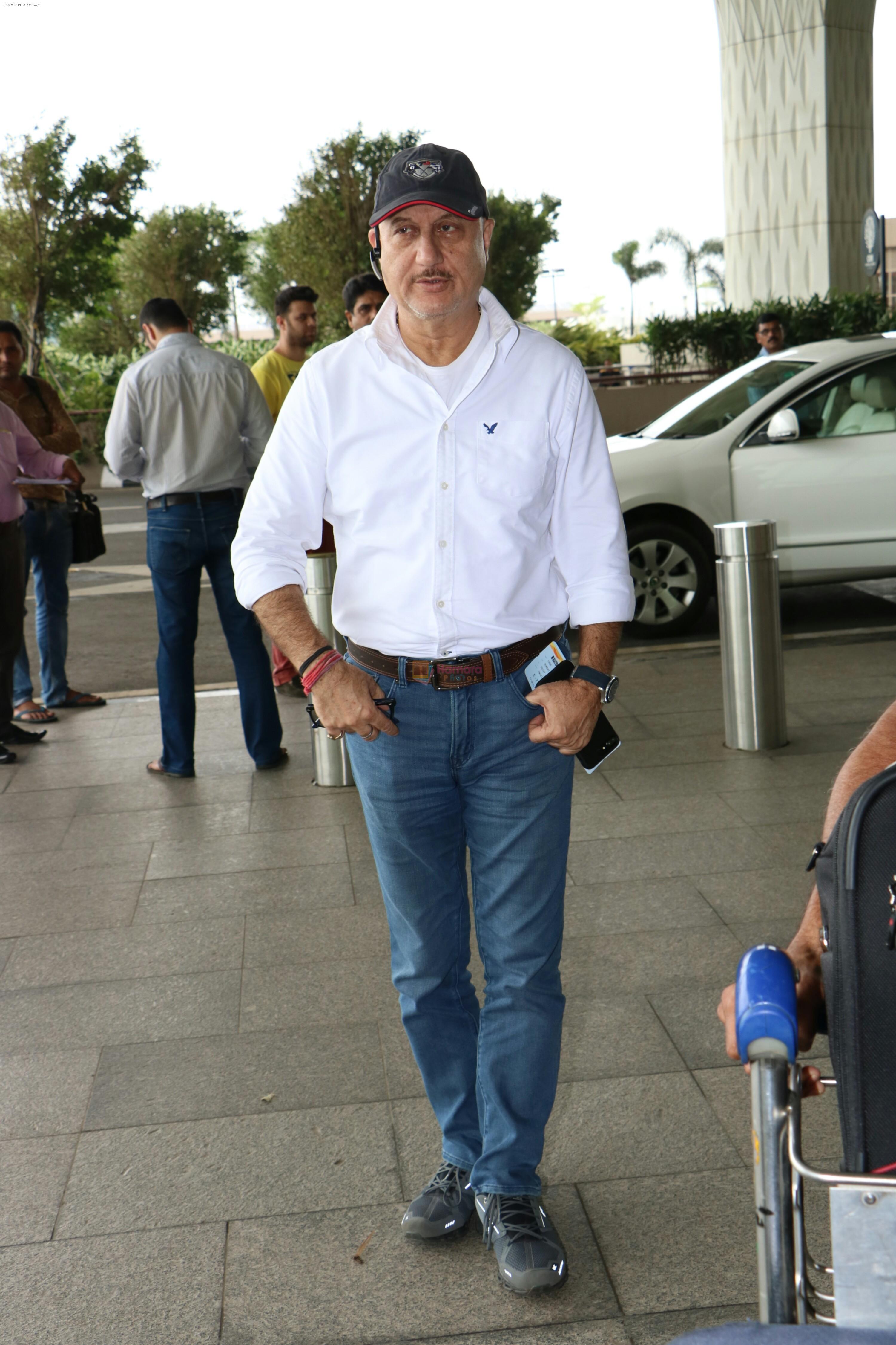 Anupam Kher Spotted At Airport on 31st Aug 2017