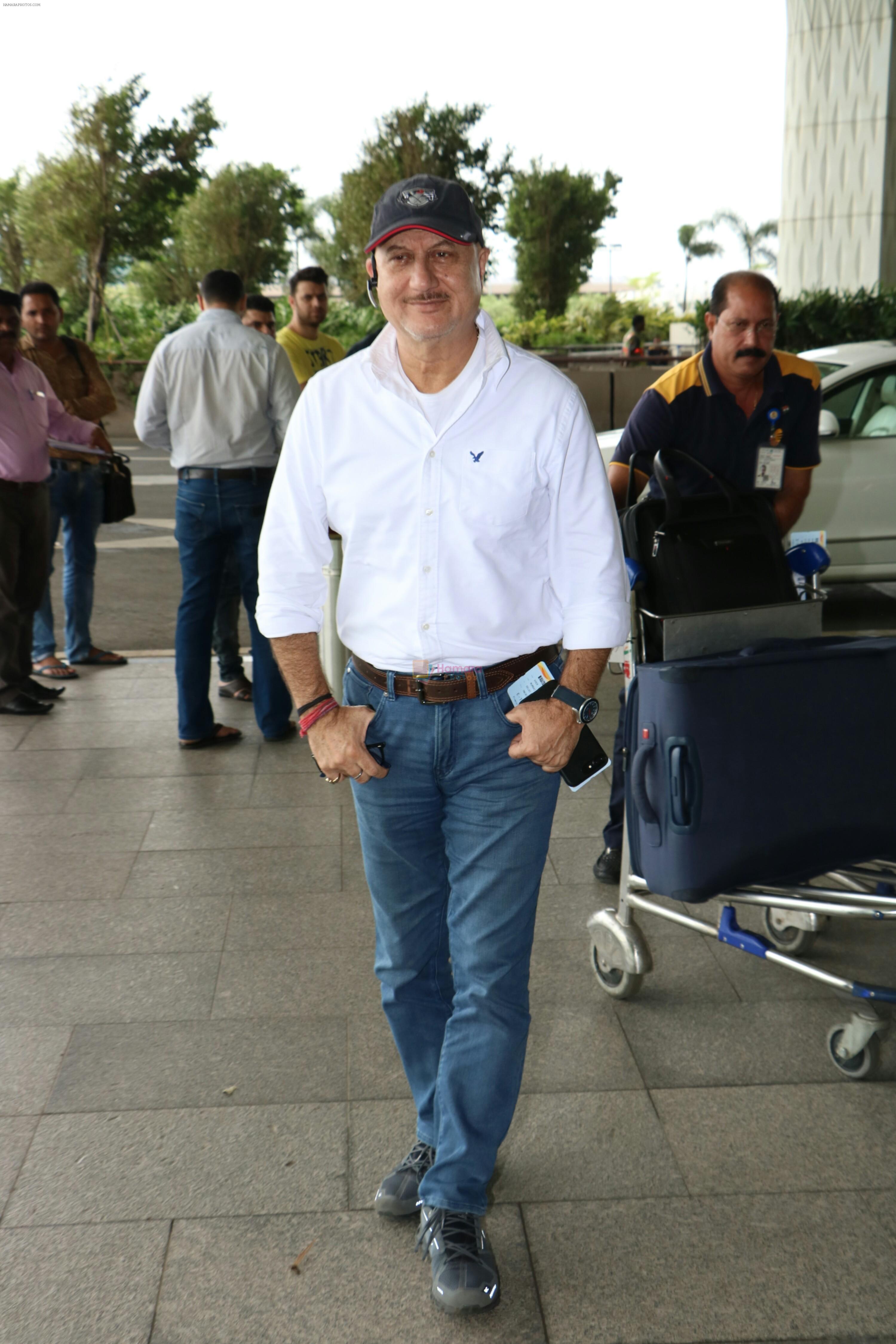 Anupam Kher Spotted At Airport on 31st Aug 2017