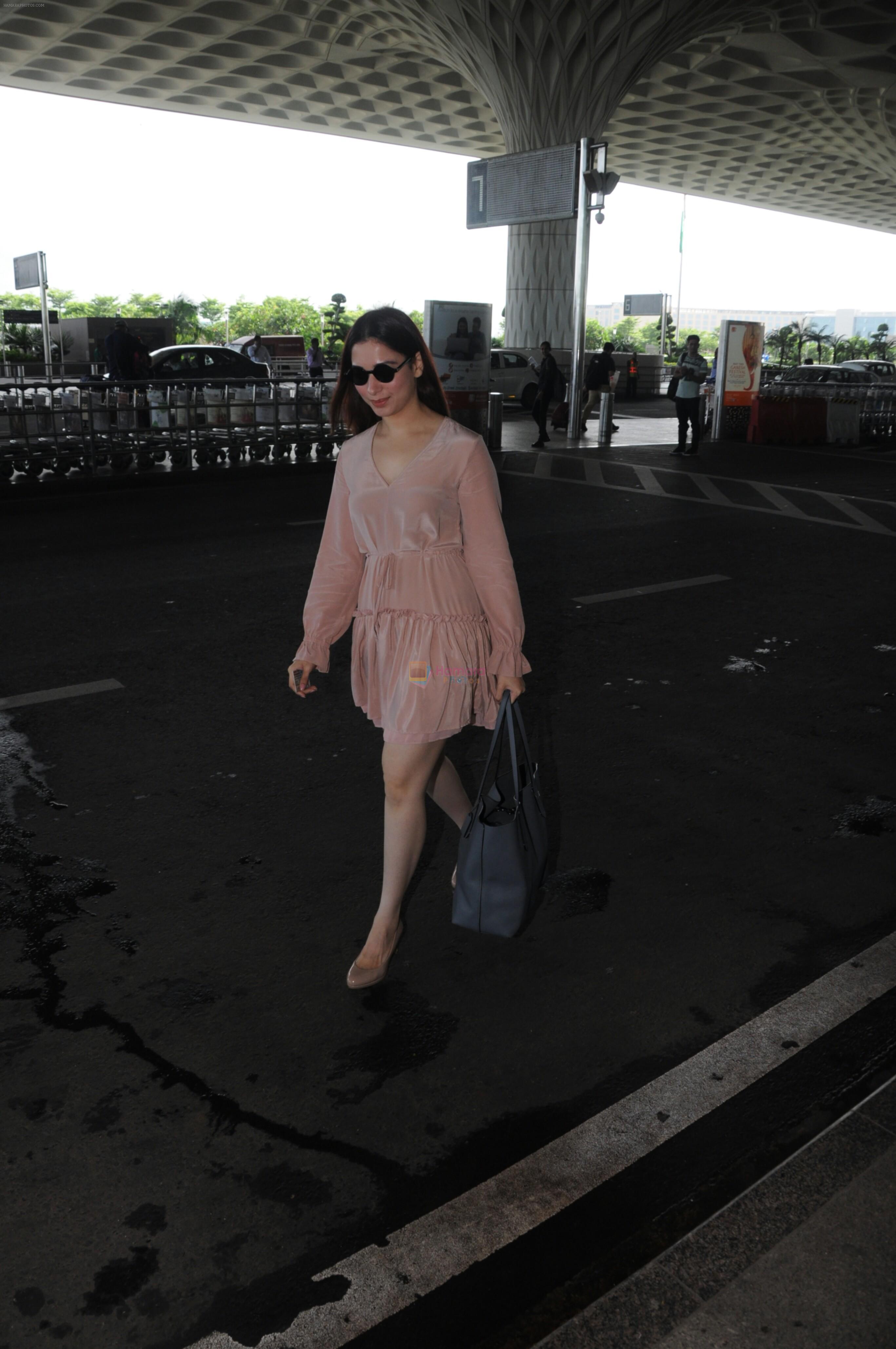 Tamannaah Bhatia Spotted At Airport on 1st Sept 2017