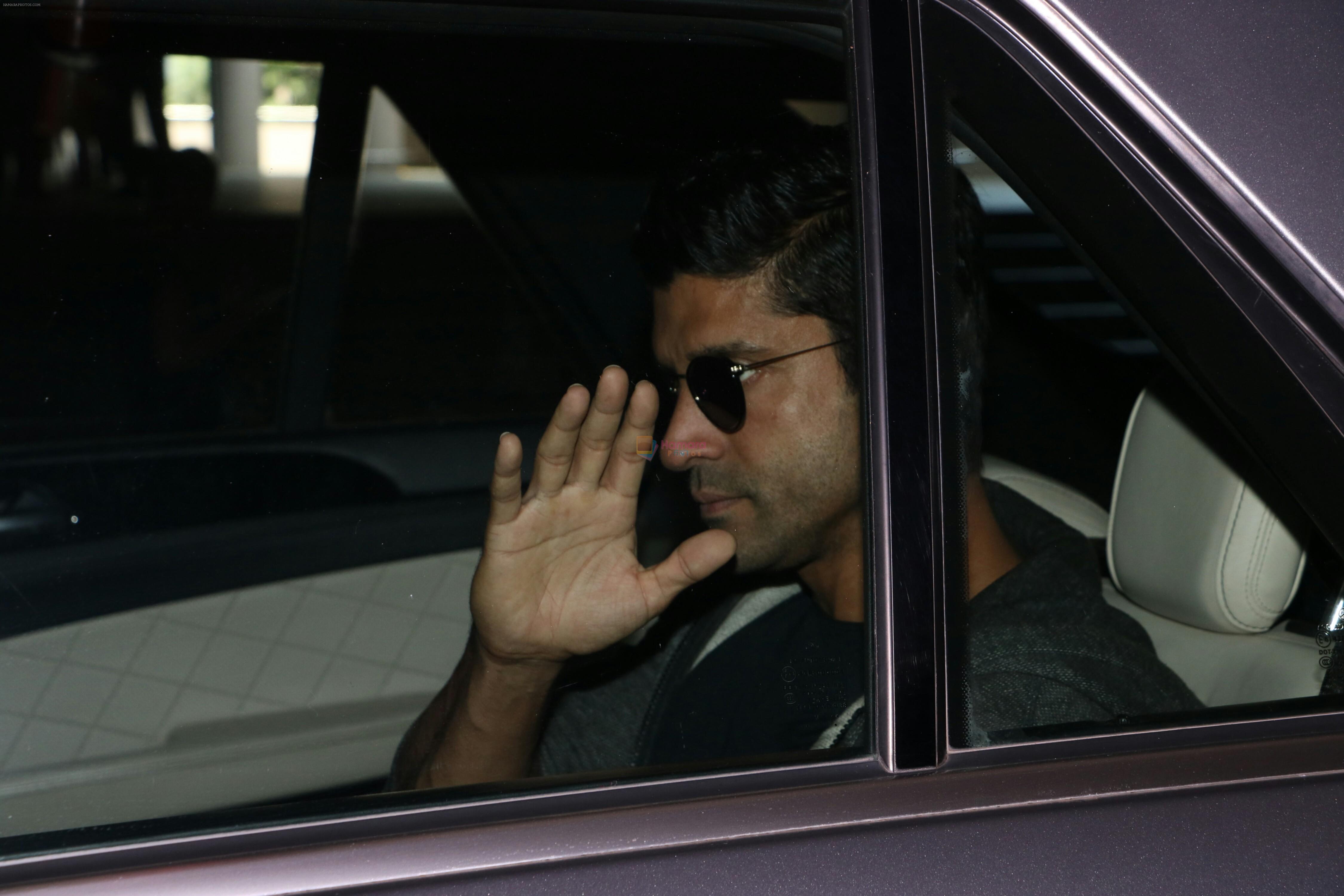 Farhan Akhtar Spotted At Airport on 7th Sept 2017