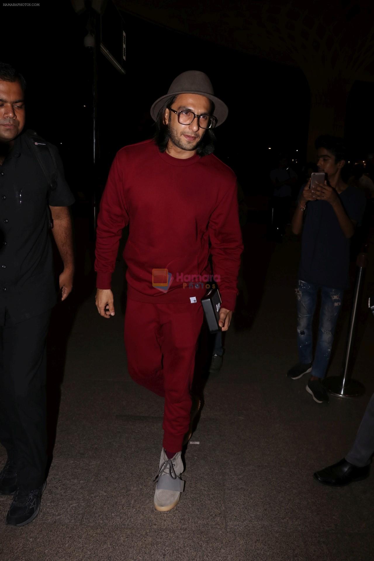 Ranveer Singh Spotted At Airport on 8th Sept 2017
