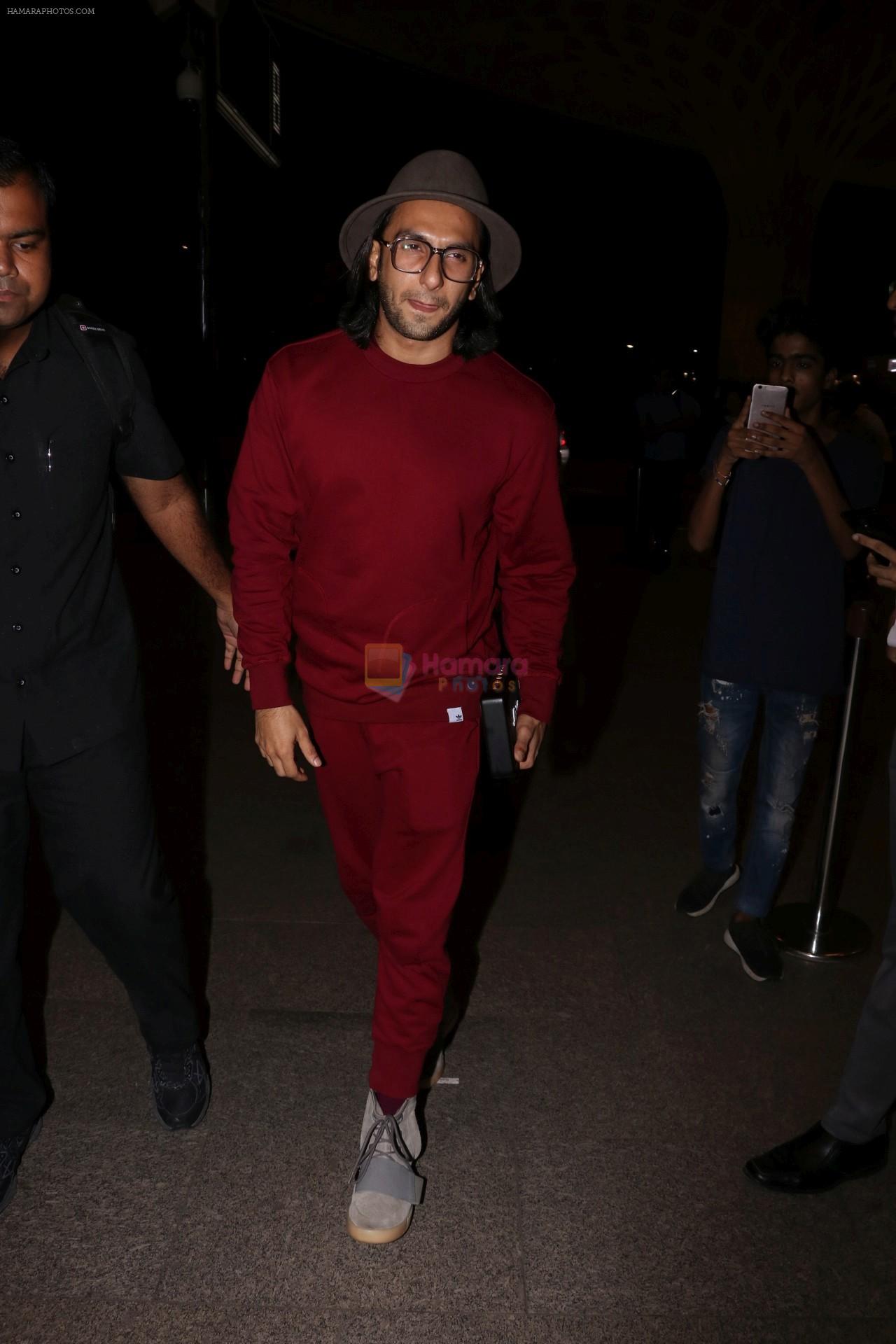 Ranveer Singh Spotted At Airport on 8th Sept 2017