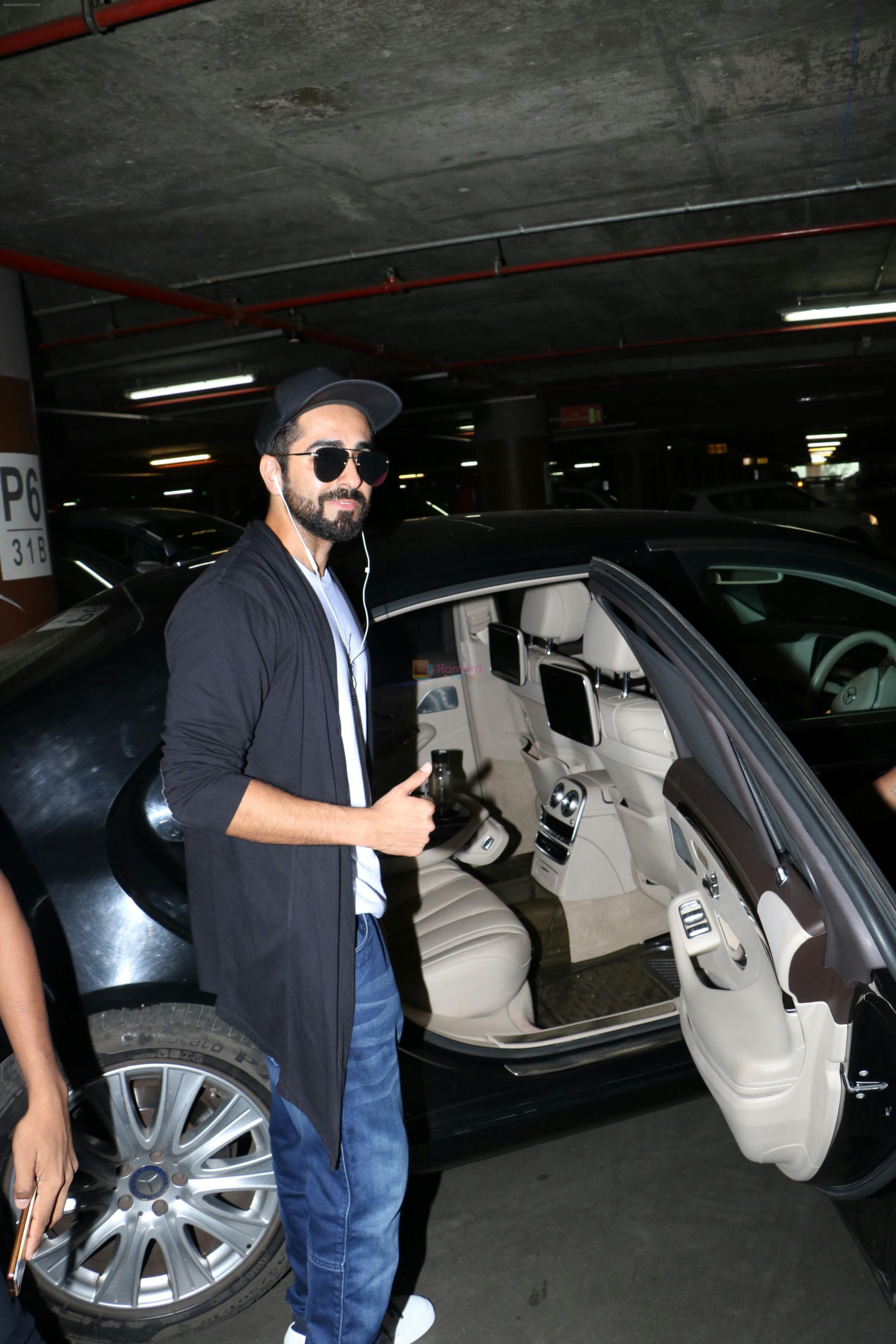 Ayushmann Khurrana Spotted At Airport on 9th Sept 2017