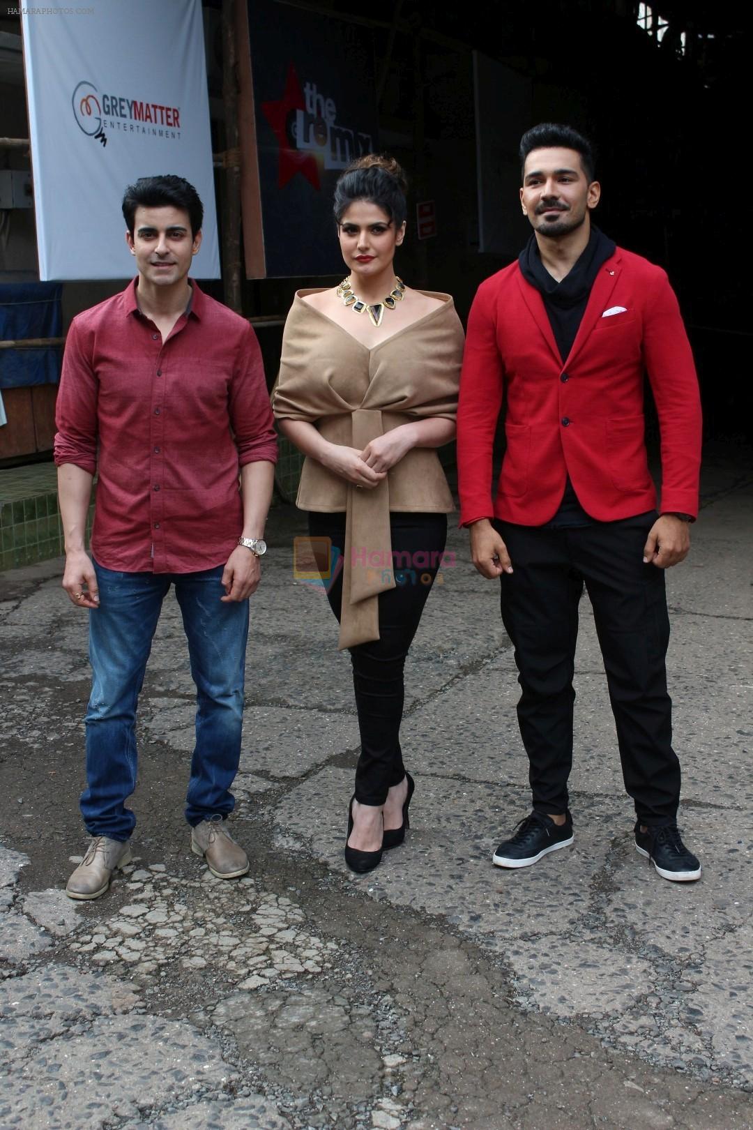 Gautam Rode, Zareen Khan, Abhinav Shukla promote Aksar 2 on the Sets Of Comedy Show Comedy Dangal on 17th Sept 2017