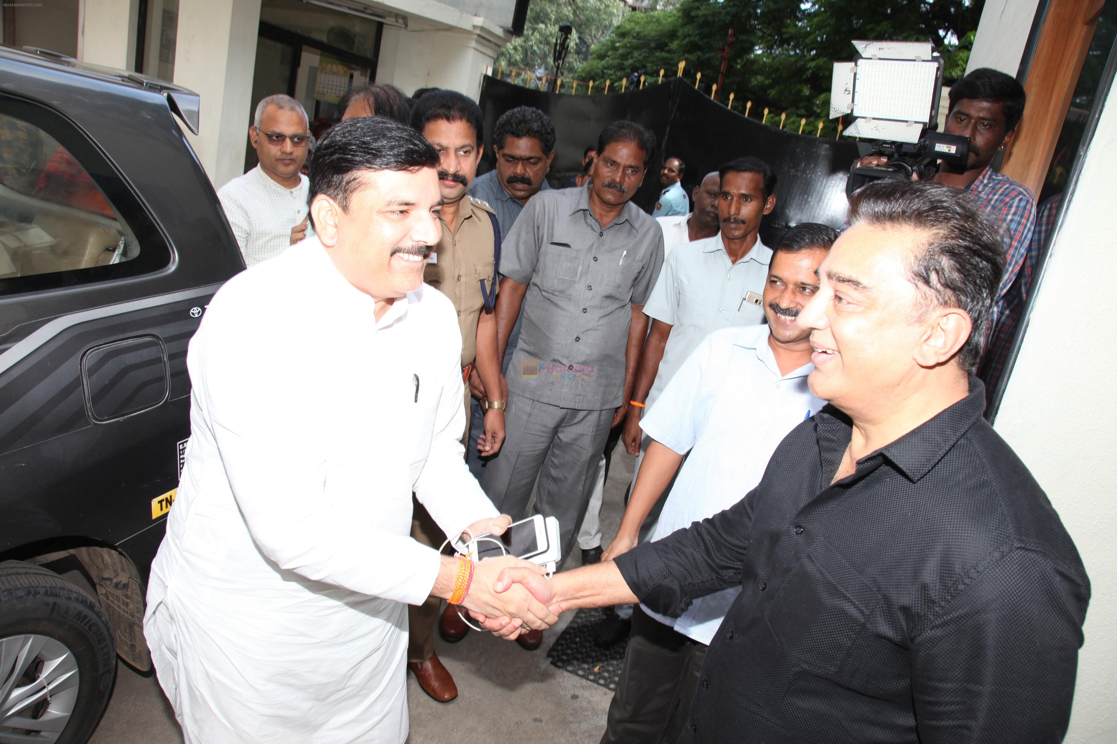 Mr. Kamal Haasan with Delhi�s CM Arvind Kejriwal IMG_4176
