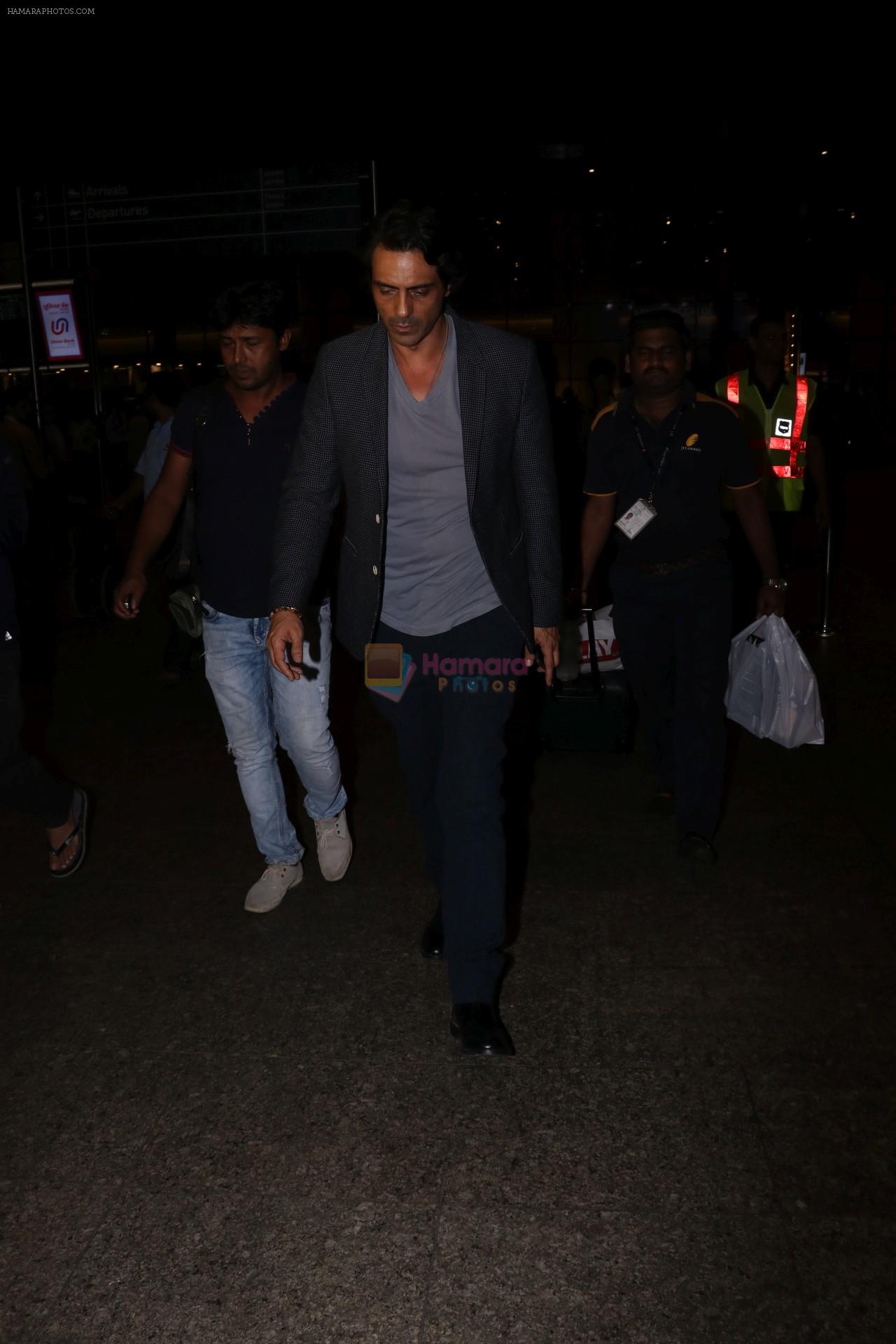 Arjun Rampal Spotted At Airport on 23rd Sept 2017
