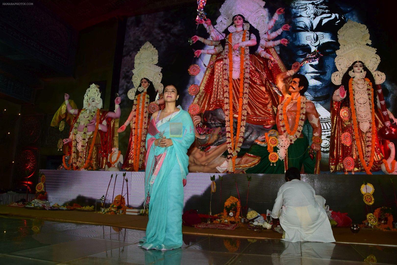 Kajol At Durga Puja 2017 on 27th Sept 2017