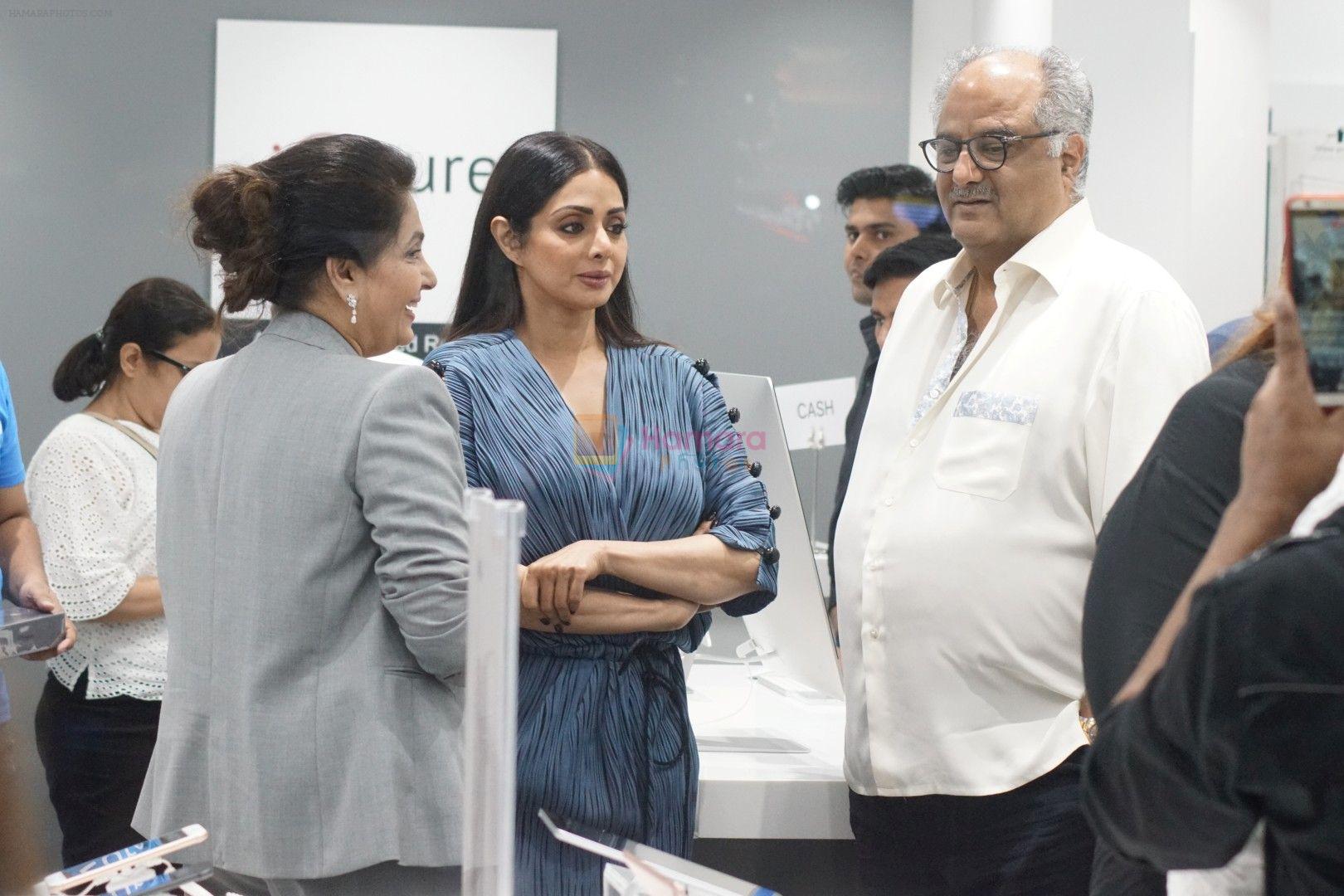 Sridevi, Boney Kapoor at the Launch Of IPhone 8 & IPhone 8+ At iAzure on 29th Sept 2017