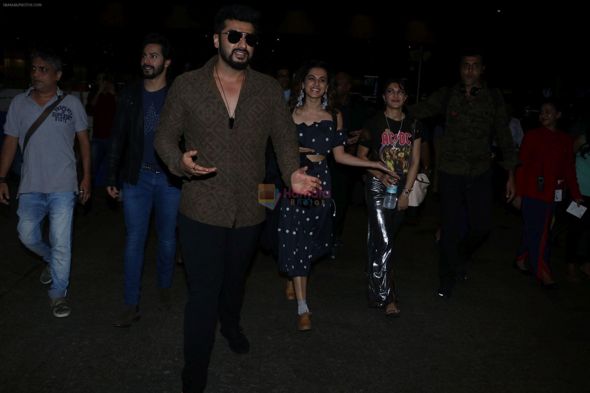 Arjun Kapoor, Jacqueline Fernandez, Taapsee Pannu Spotted At Airport on 28th Sept 2017
