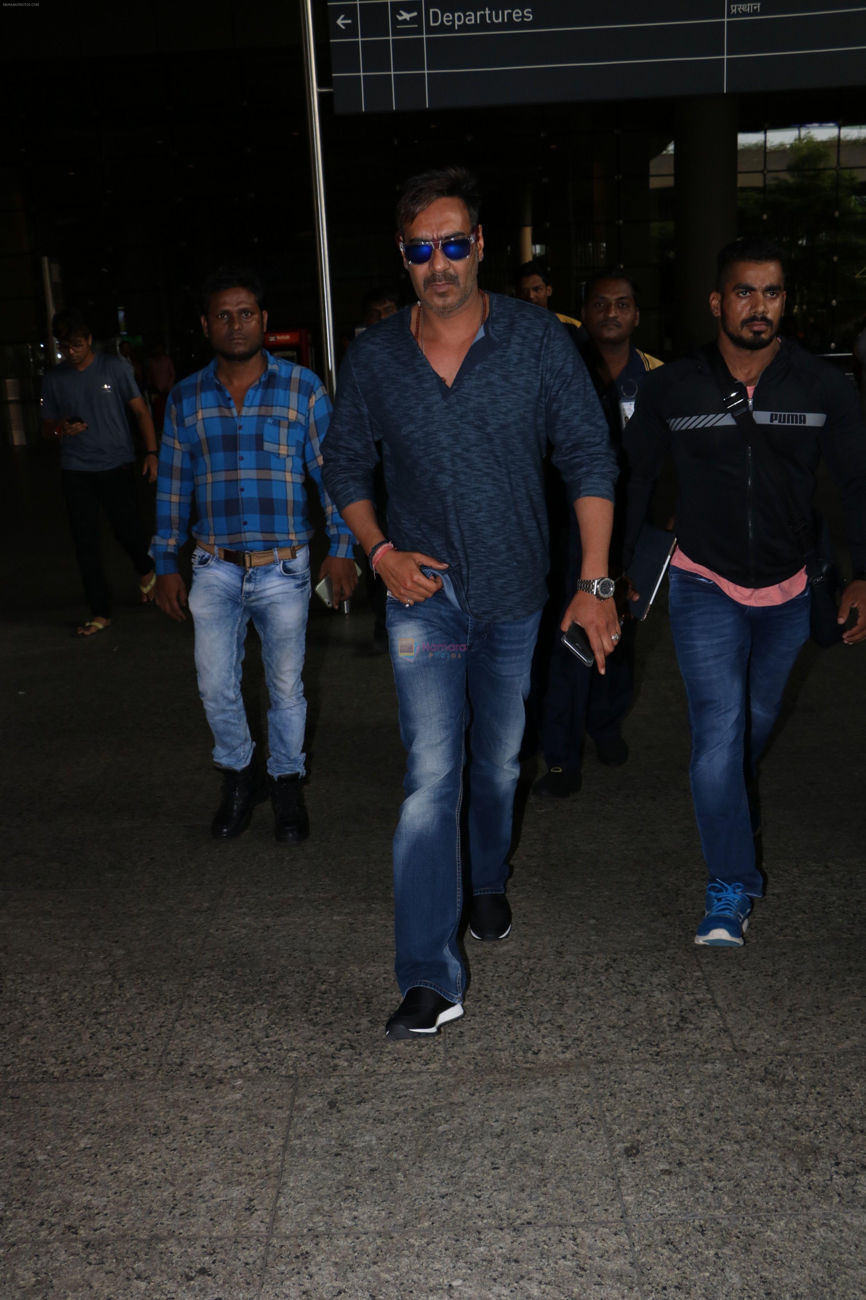 Ajay Devgan Spotted At Airport  on 3rd Oct 2017