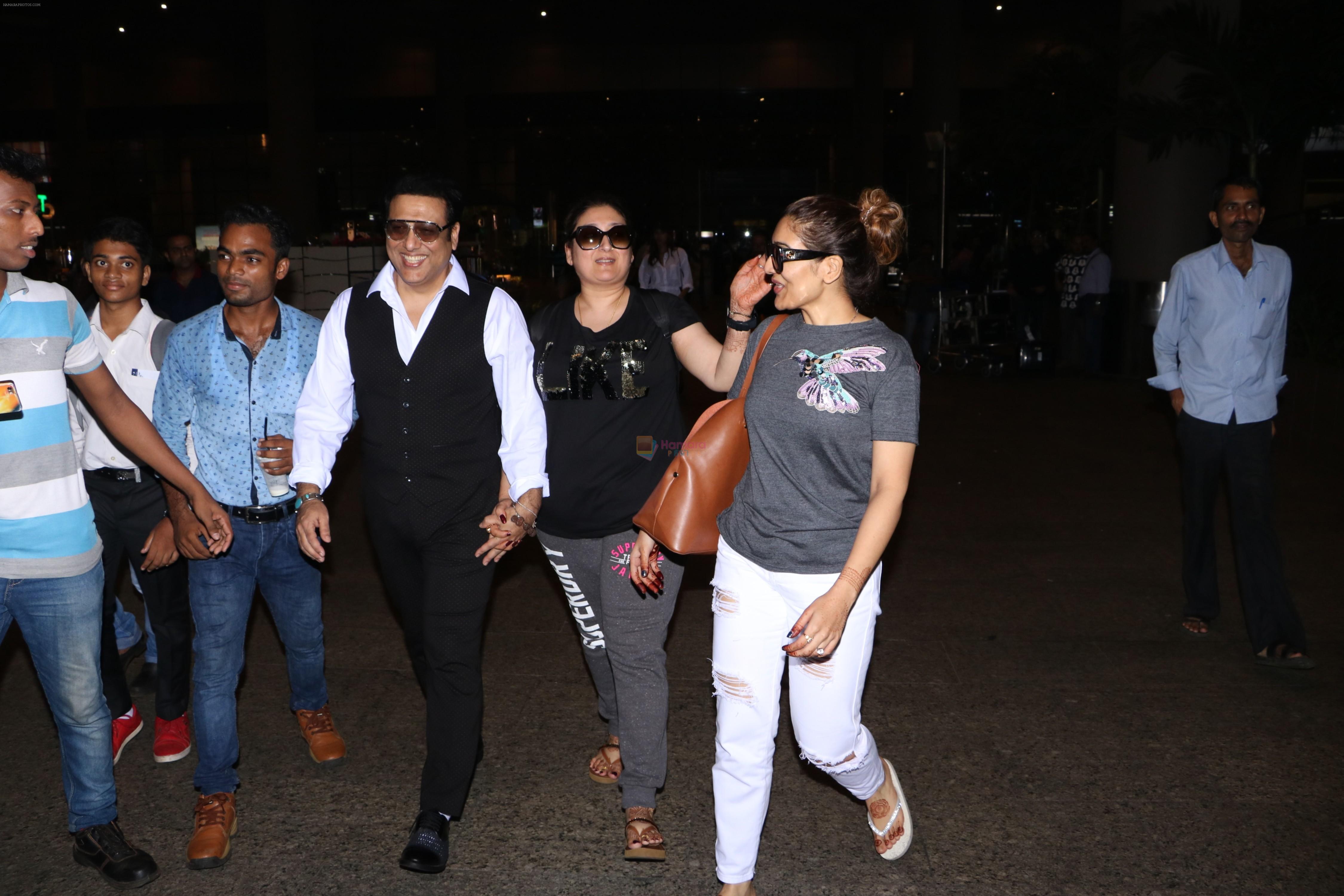 Govinda With Wife & Daughter Spotted At Airport on 15th Oct 2017
