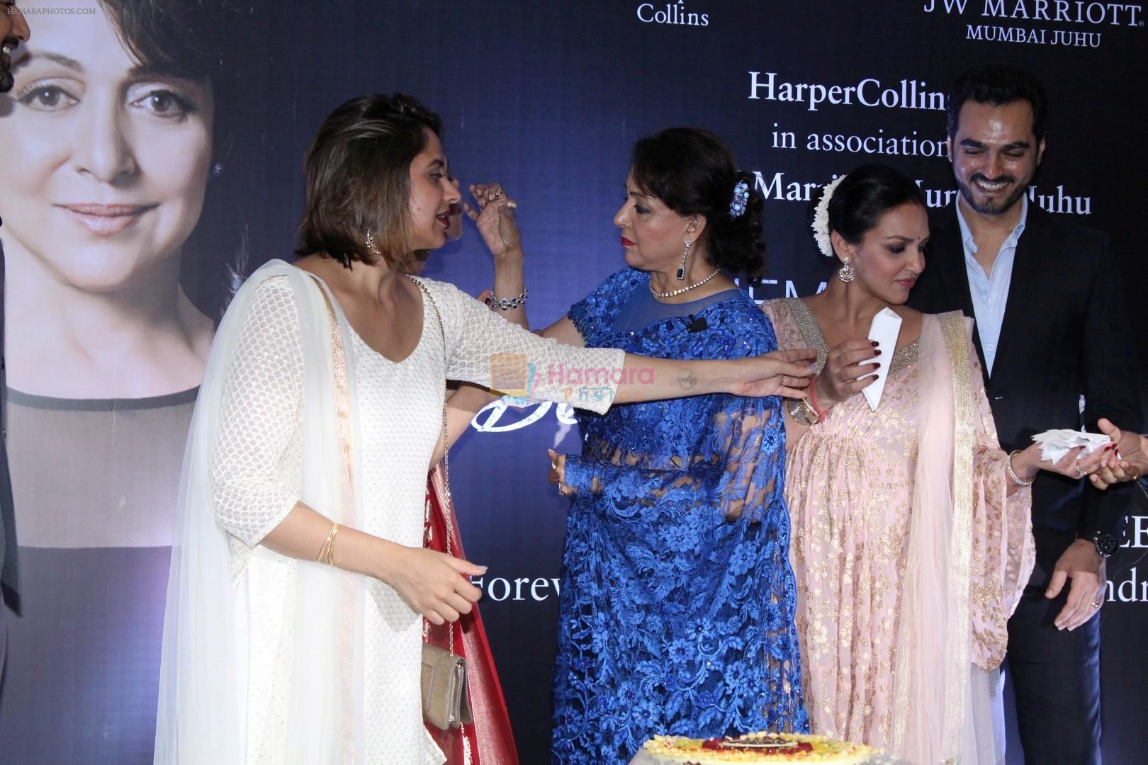 Deepika Padukone, Esha Deol, Hema Malini, Ahana Deol At Launch Of Hema Malini Biography Beyond The Dream Girl on 16th Oct 2017
