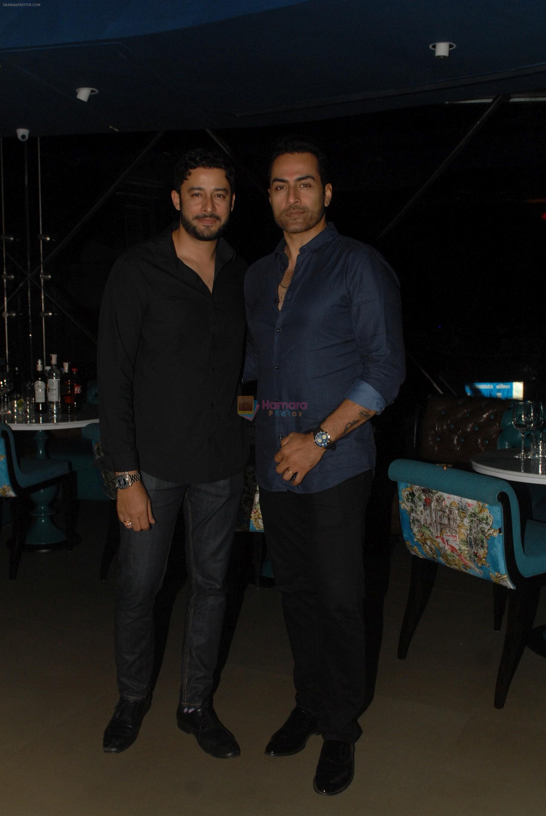 Zulfi Syed and Sudhanshu Pandey at the Launch Of Priyank Sukhija's Restaurant Jalwa on 26th Oct 2017