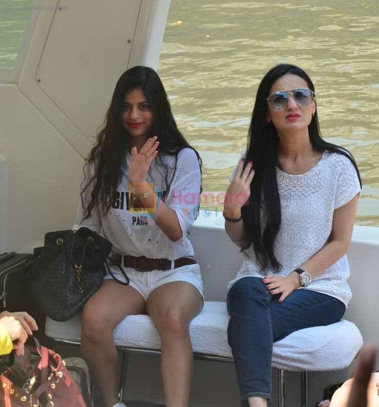 Suhana Khan Way To Alibaug 1st Nov on 2nd Nov 2017