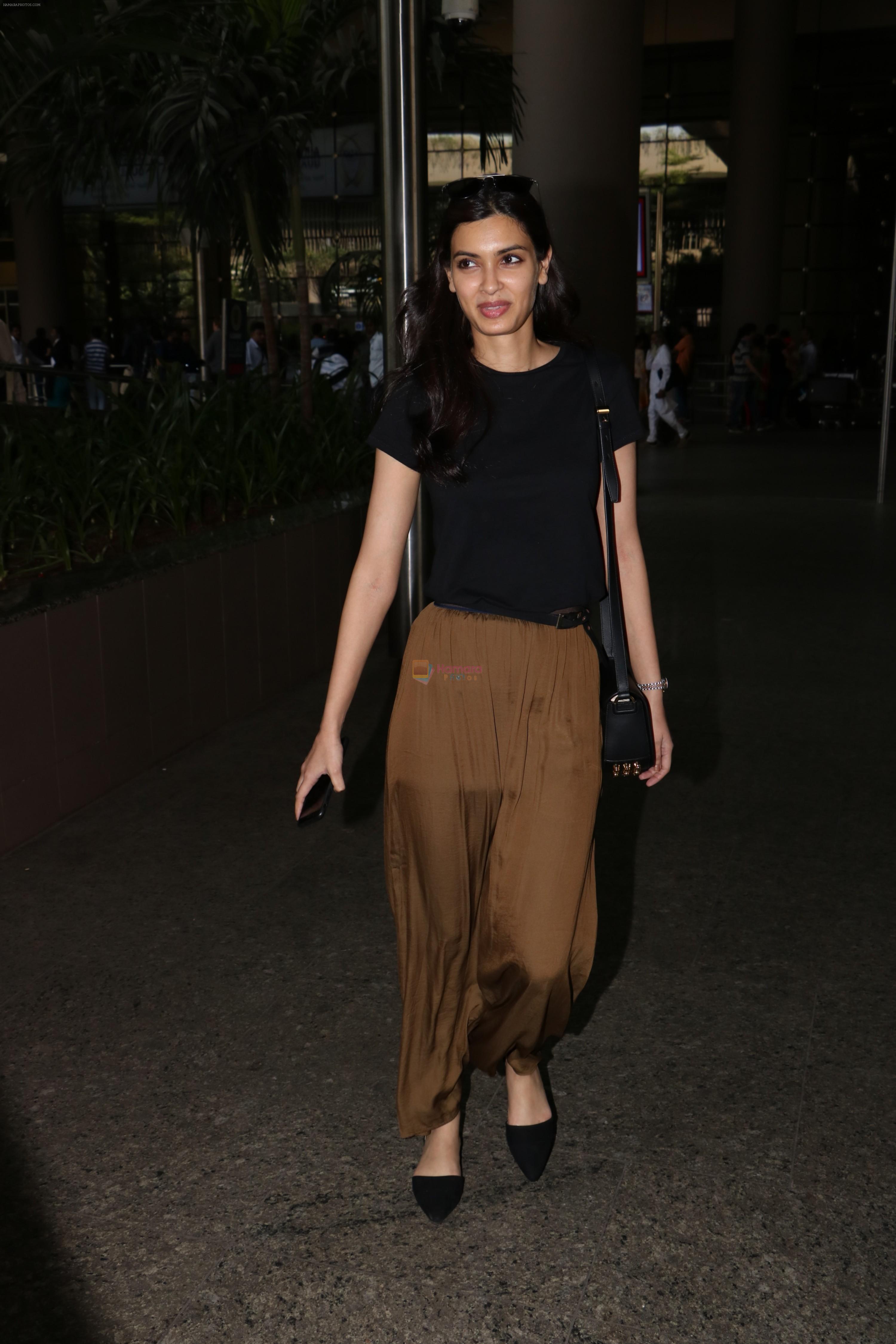 Diana Penty Spotted At Airport on 4th Nov 2017