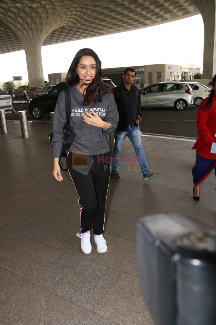 Shraddha Kapoor Spotted At Airport on 13th Nov 2017
