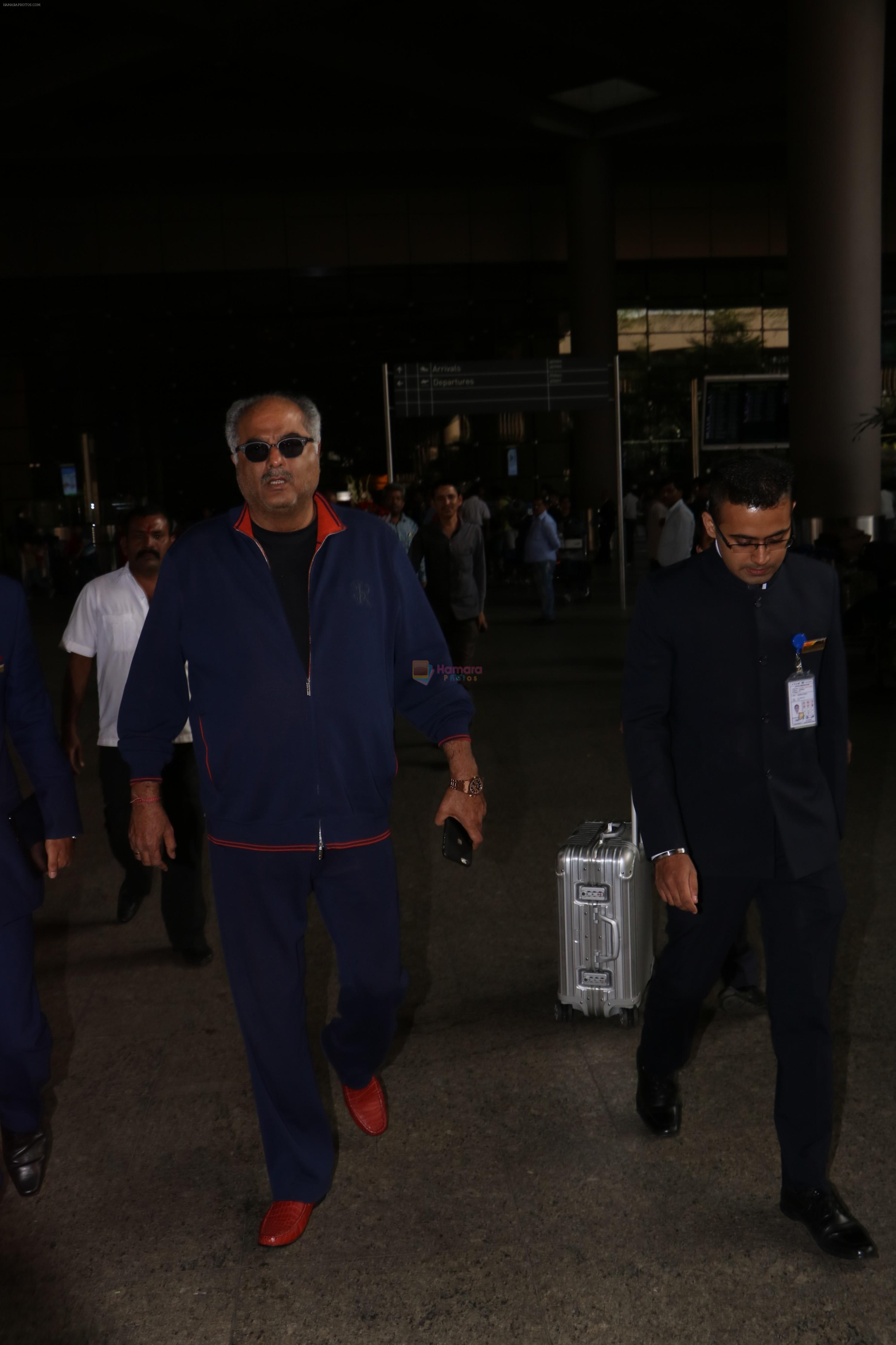 Boney Kapoor Spotted At Airport on 15th Nov 2017